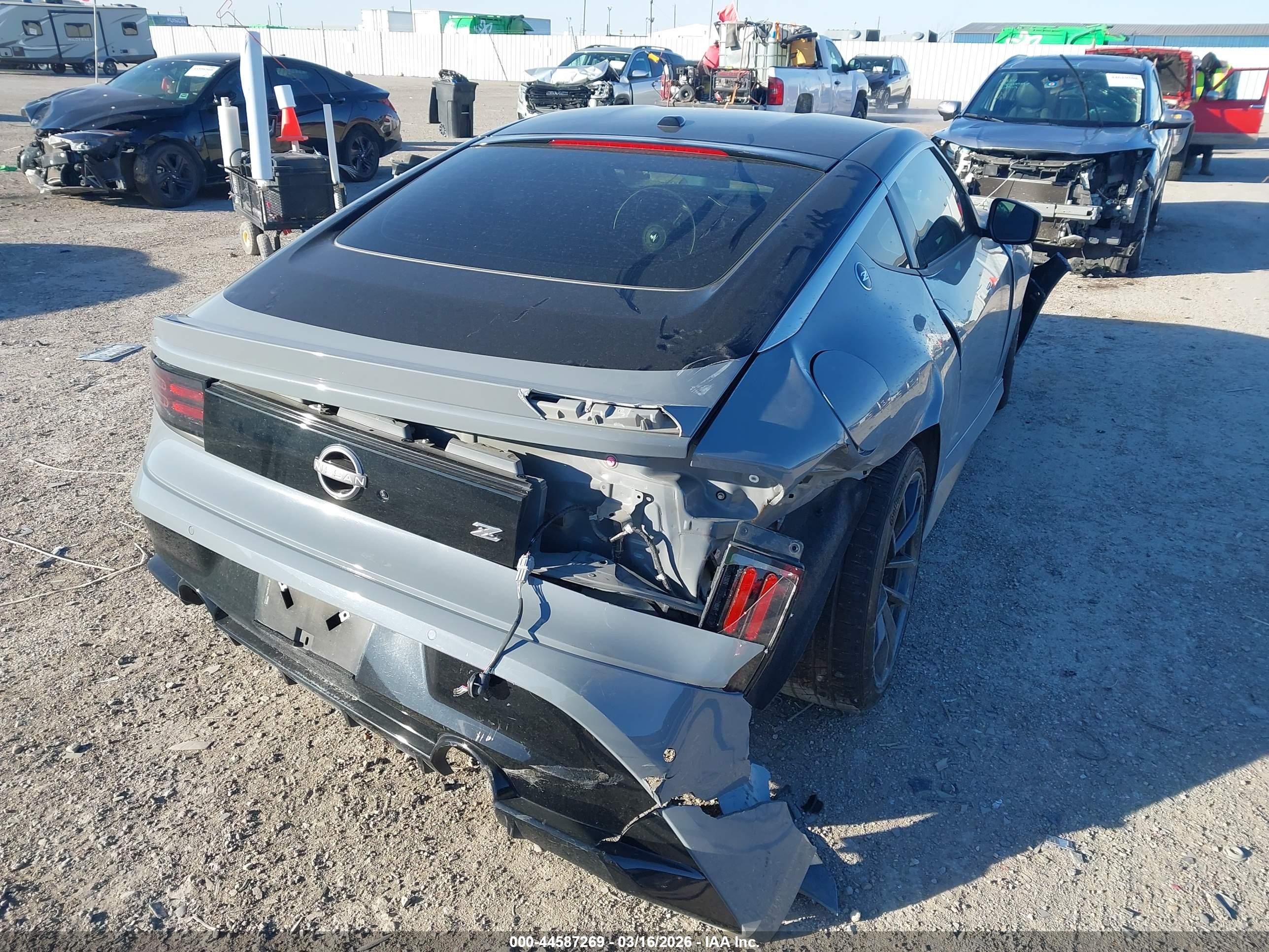 NISSAN Z image 6