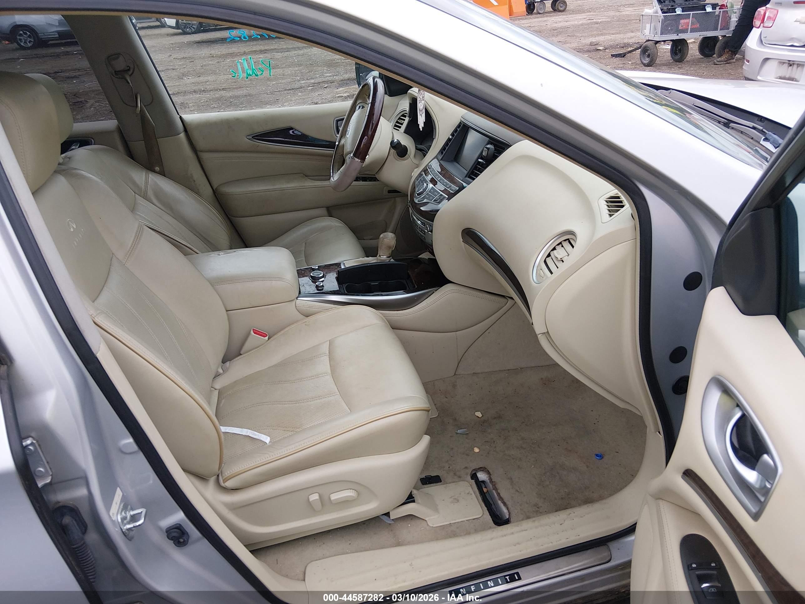 INFINITI JX35 image 5
