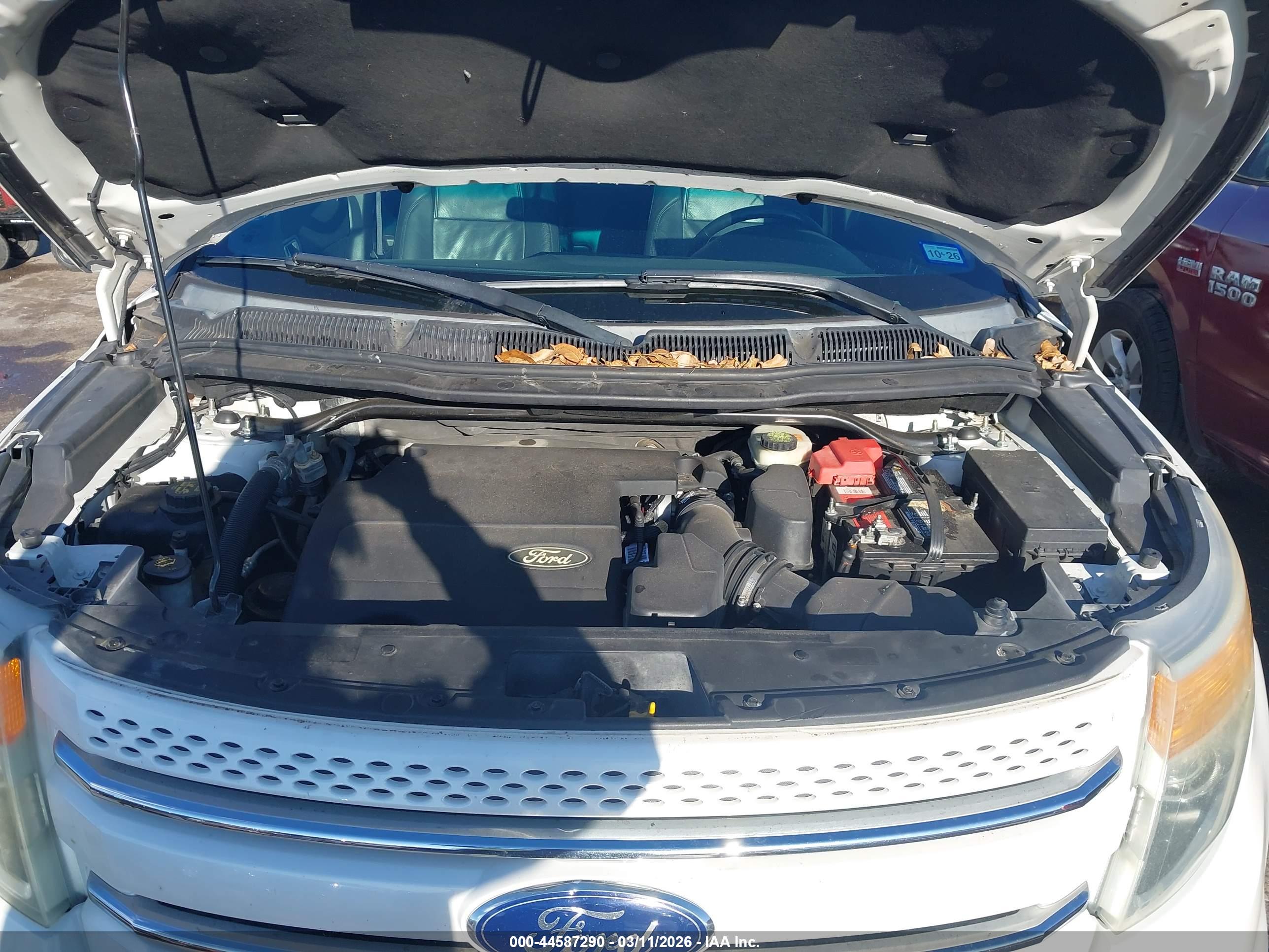 FORD EXPLORER image 10