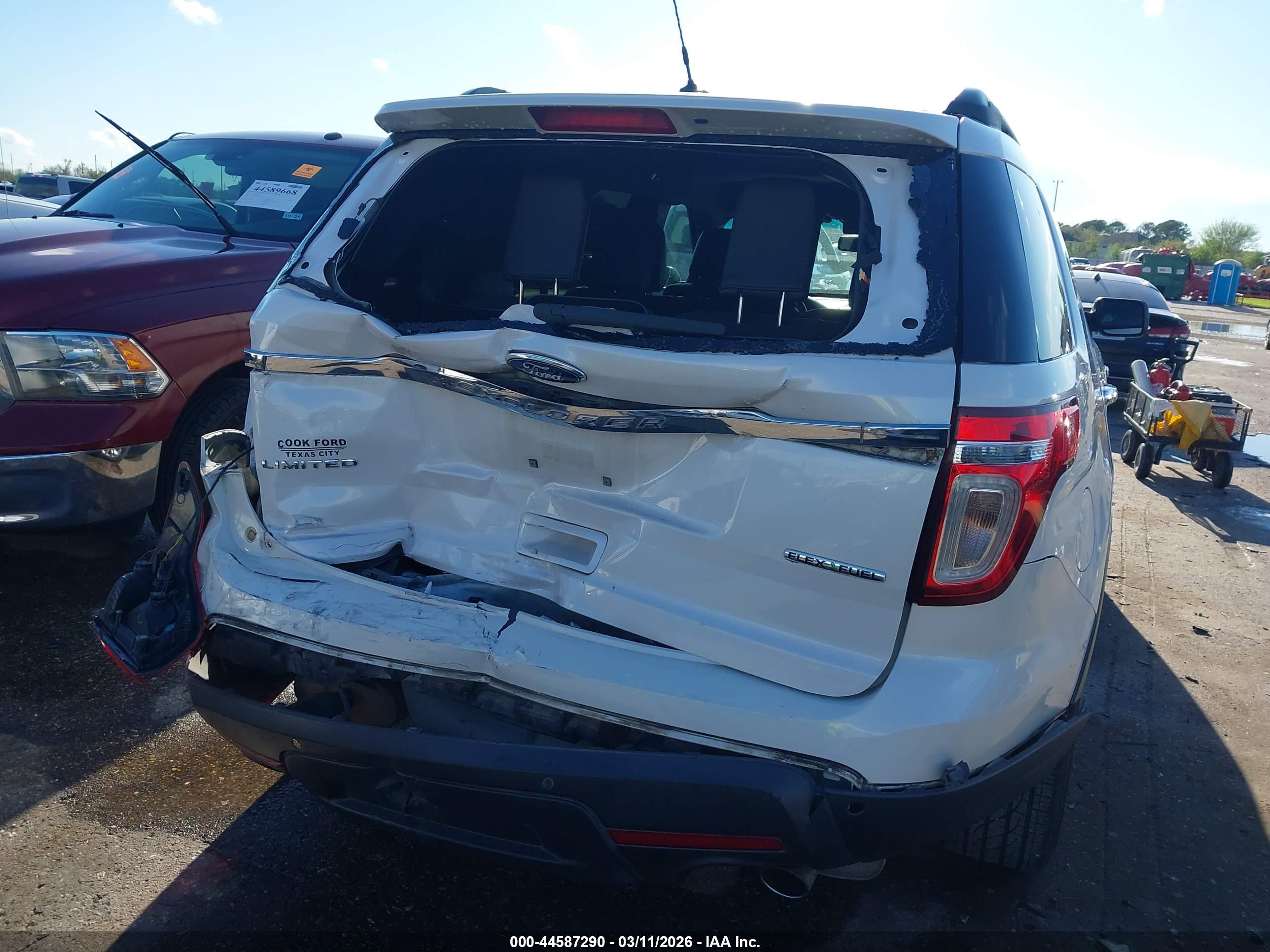 FORD EXPLORER image 6