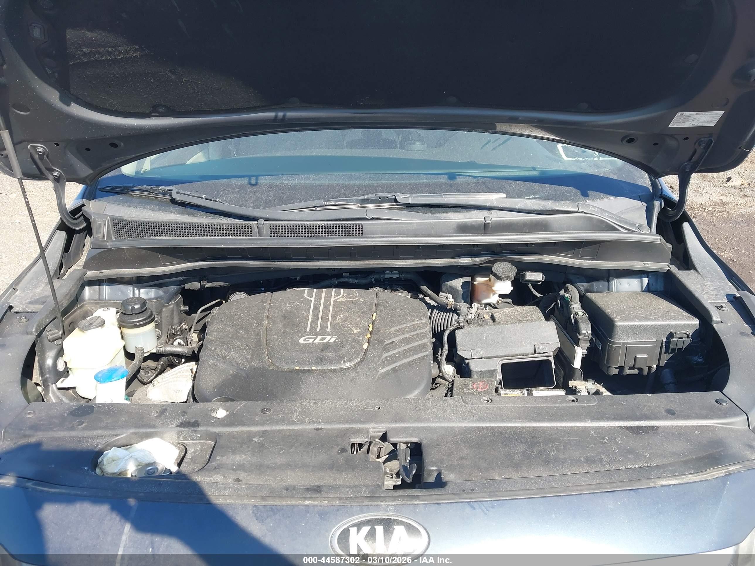 KIA SEDONA image 10
