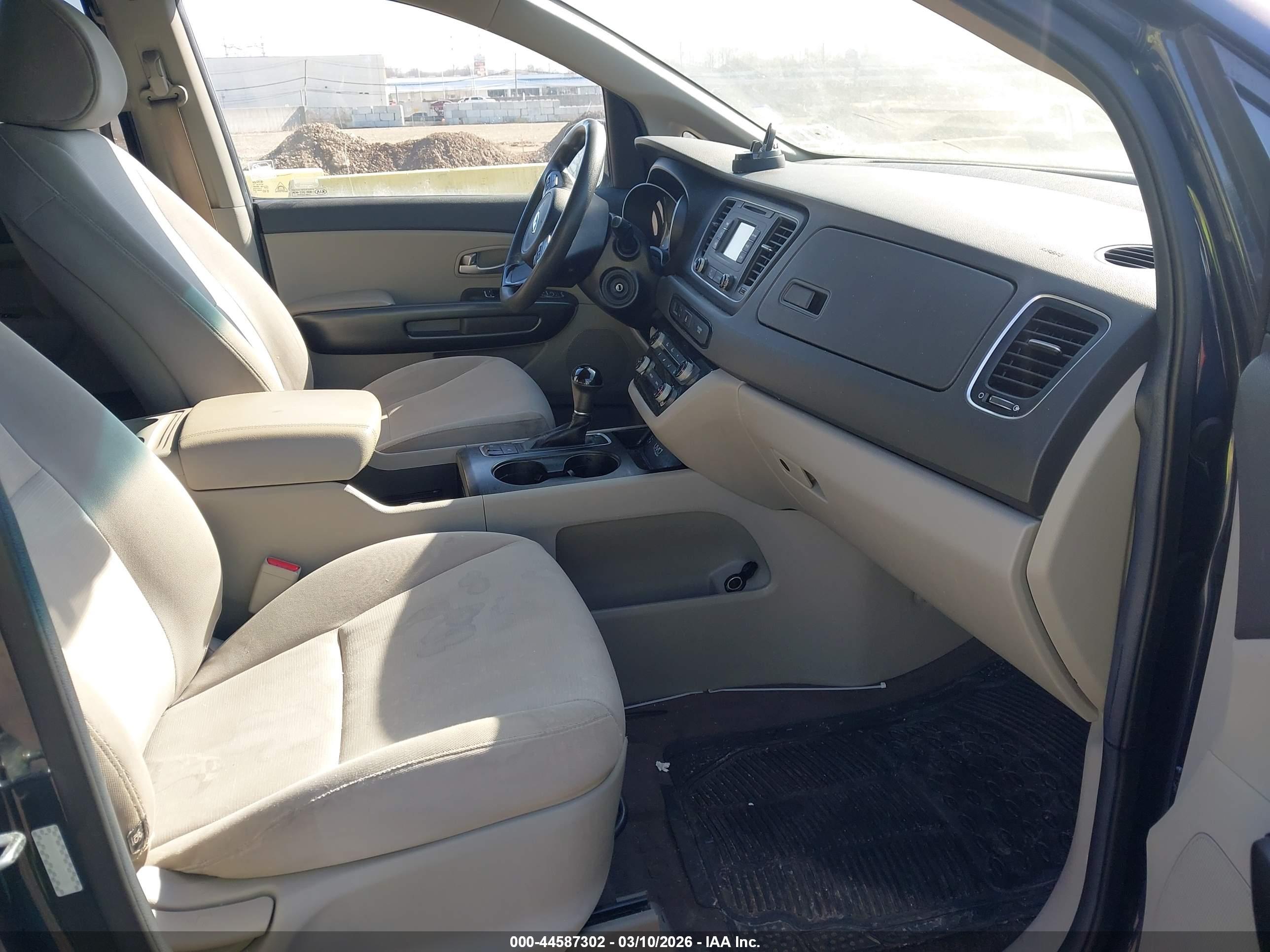 KIA SEDONA image 5