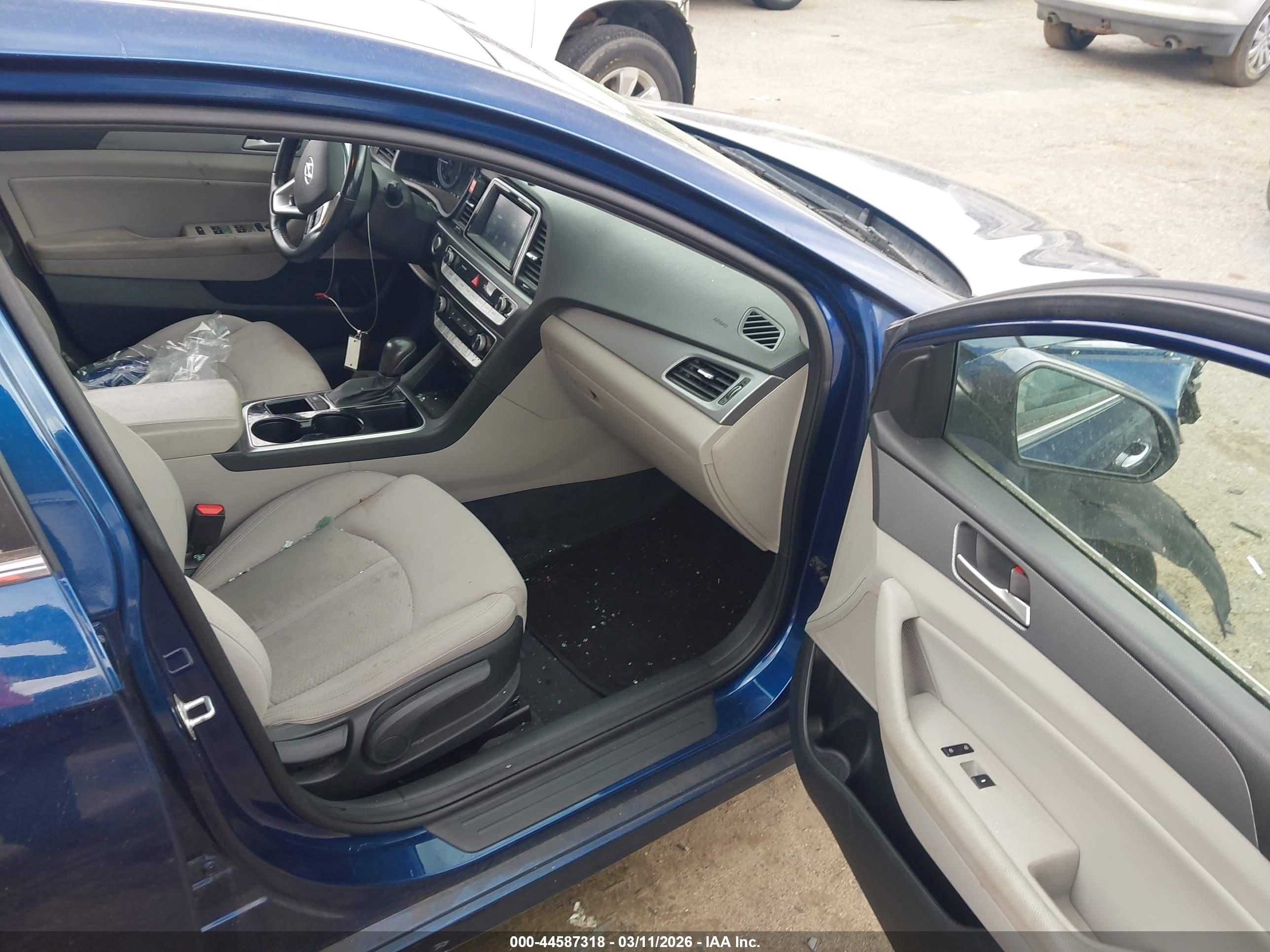 HYUNDAI SONATA image 5