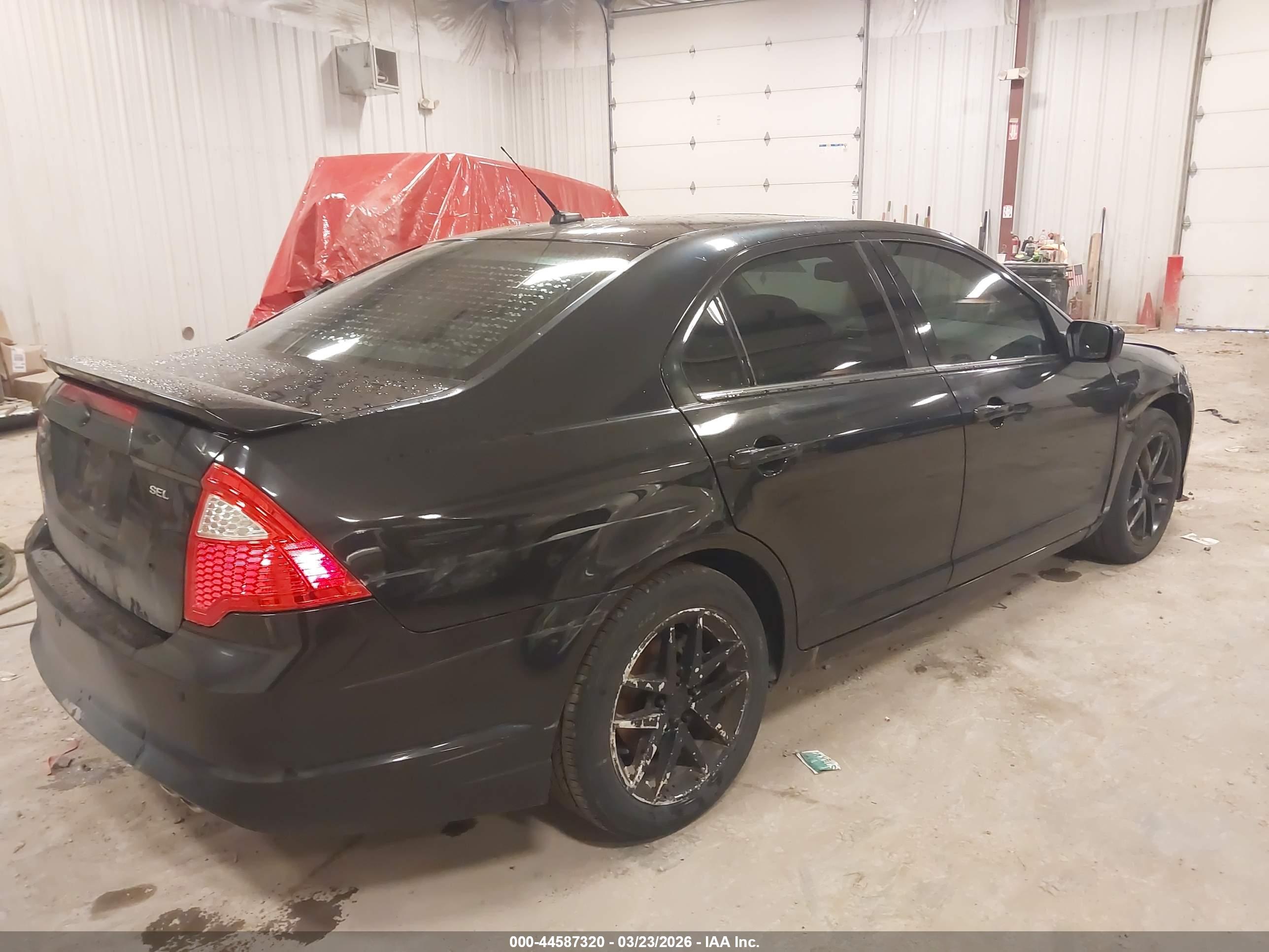 FORD FUSION image 4