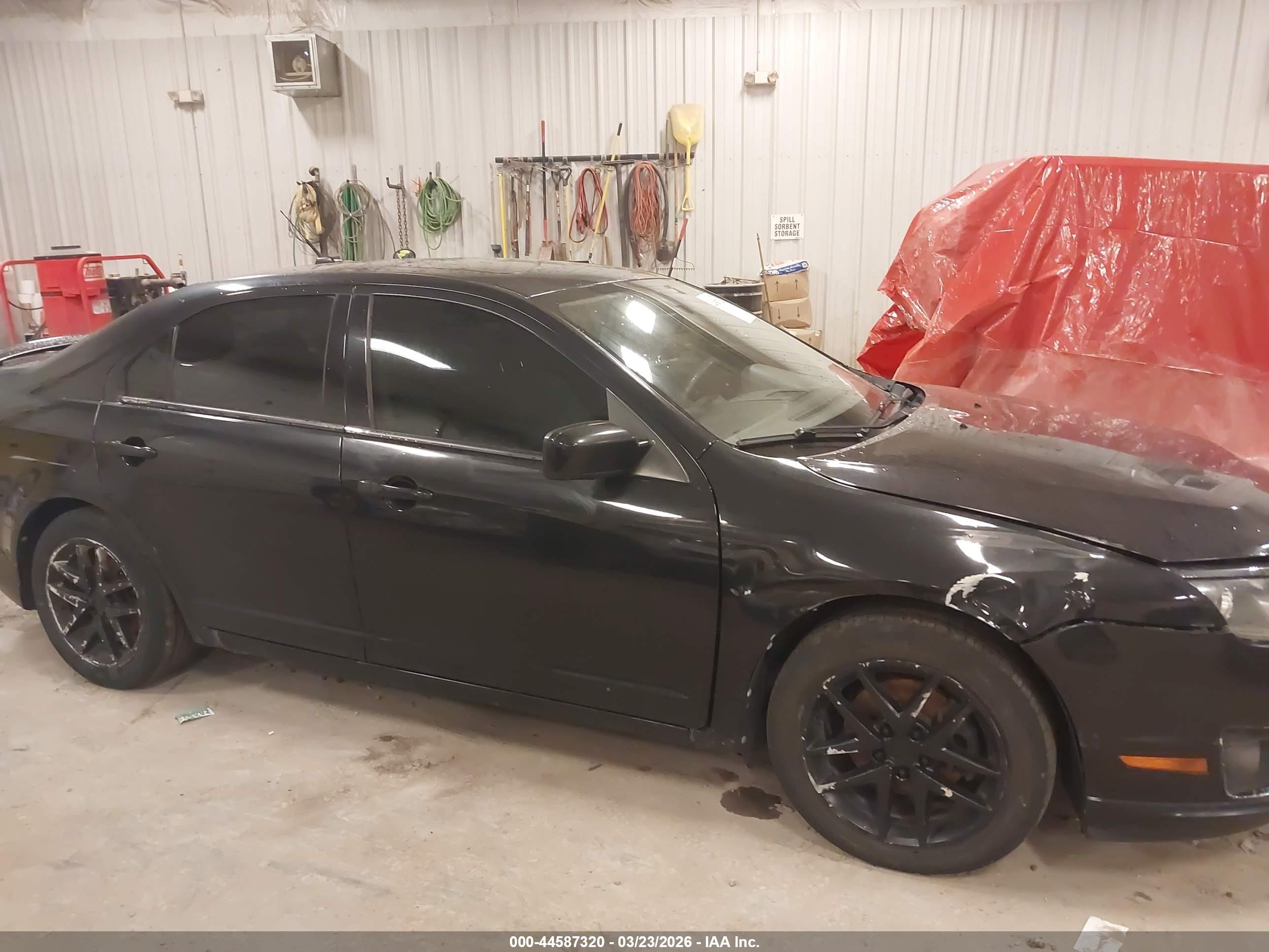 FORD FUSION image 6