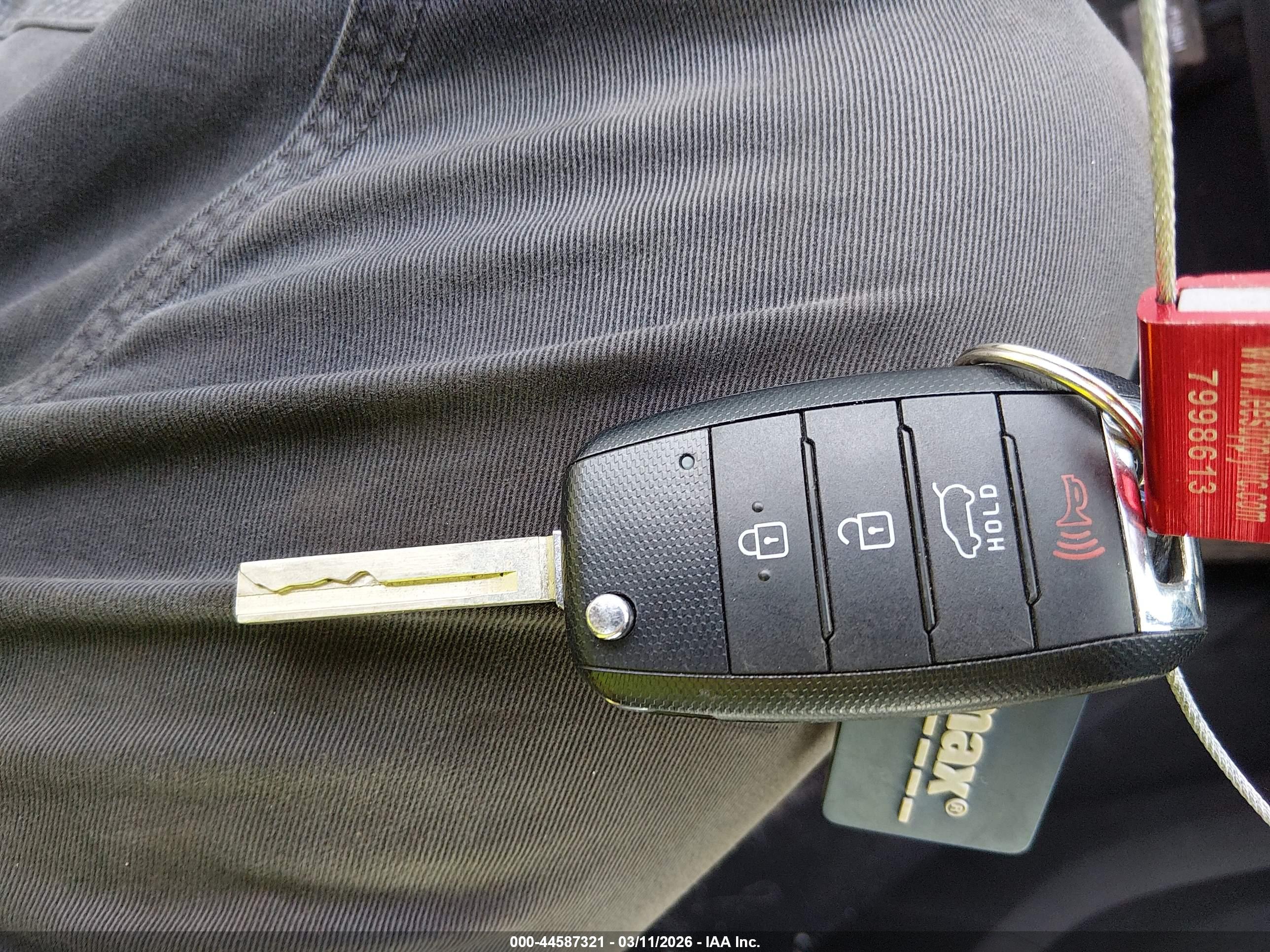 KIA SORENTO image 11