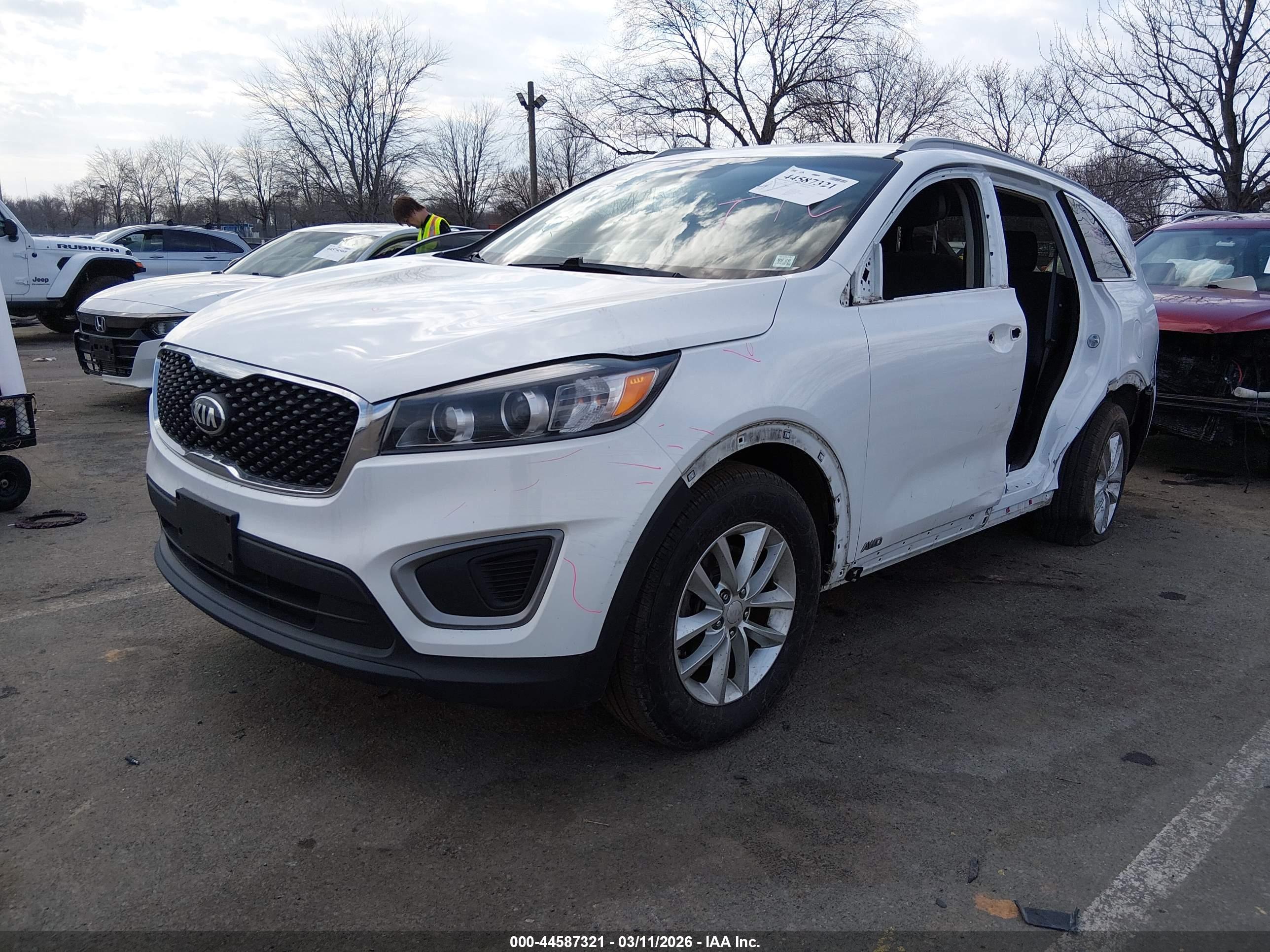 KIA SORENTO image 2