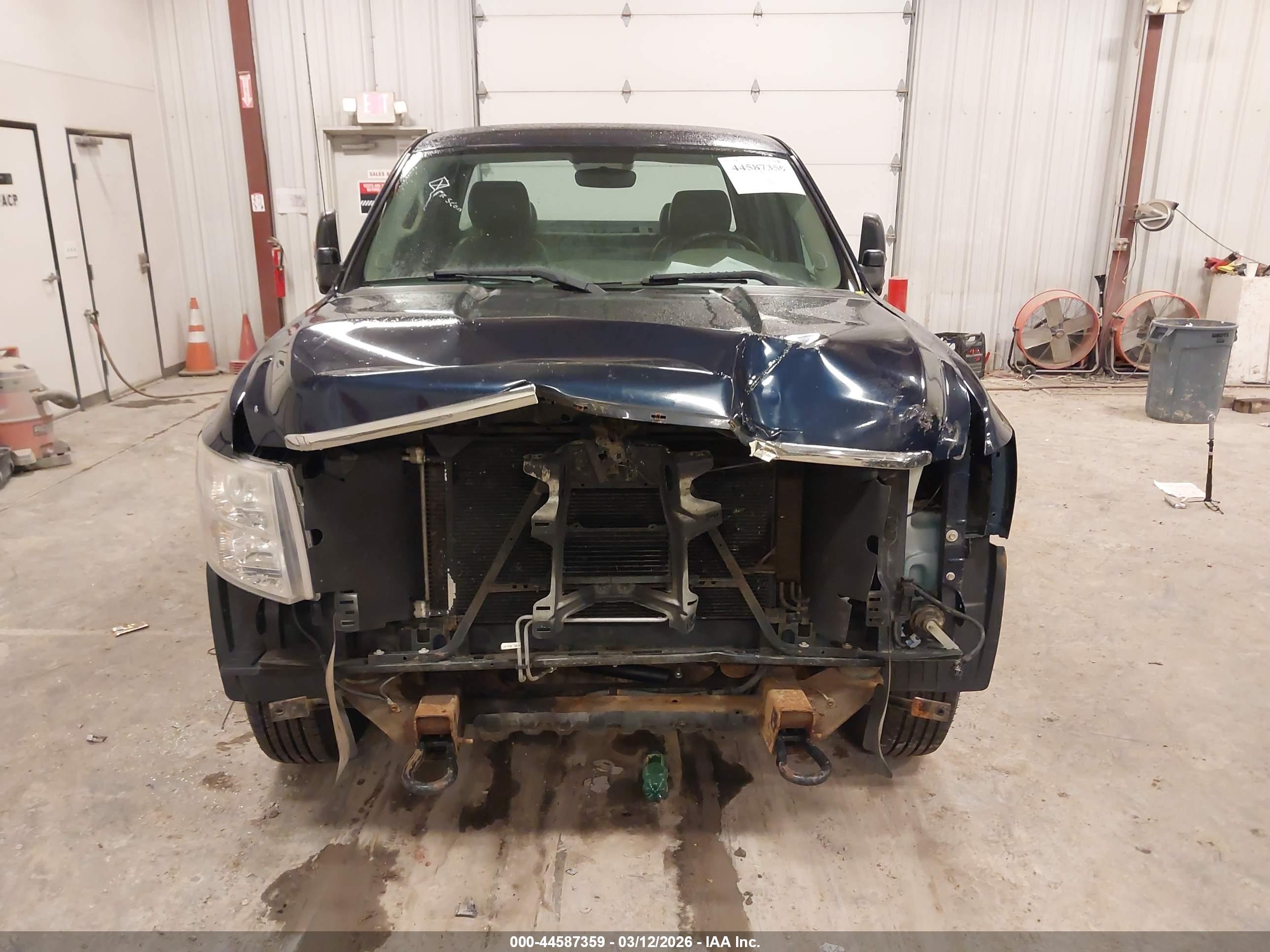 CHEVROLET SILVERADO image 6