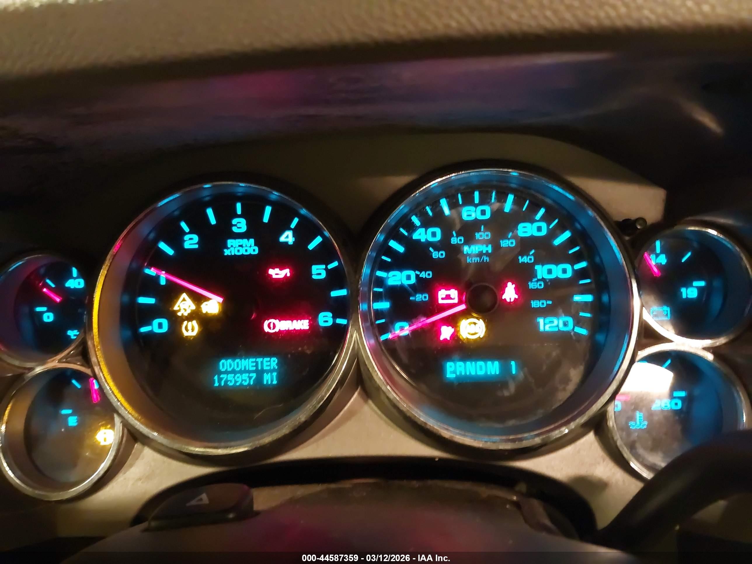 CHEVROLET SILVERADO image 7