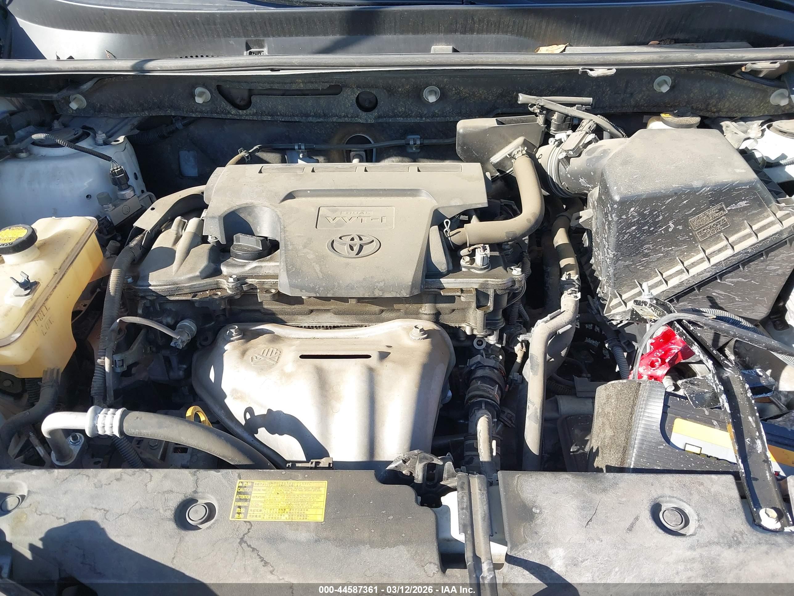 TOYOTA RAV4 image 10