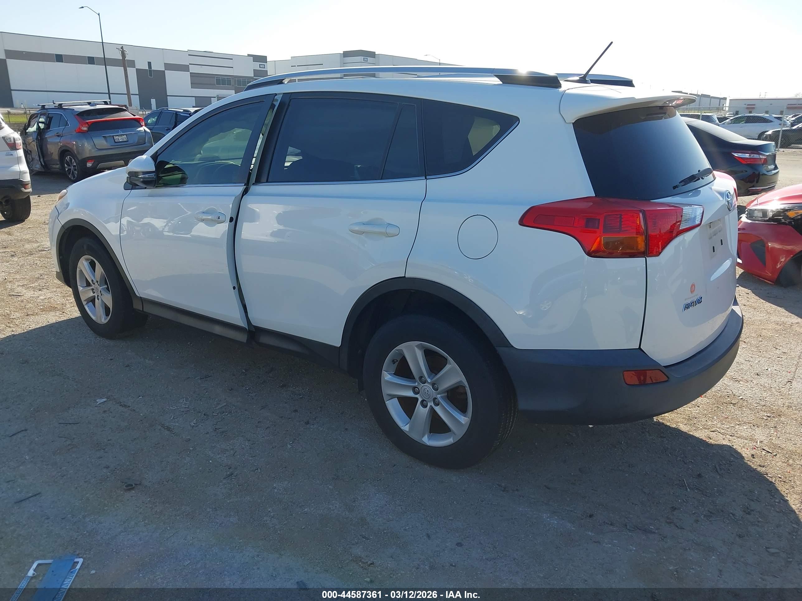TOYOTA RAV4 image 3