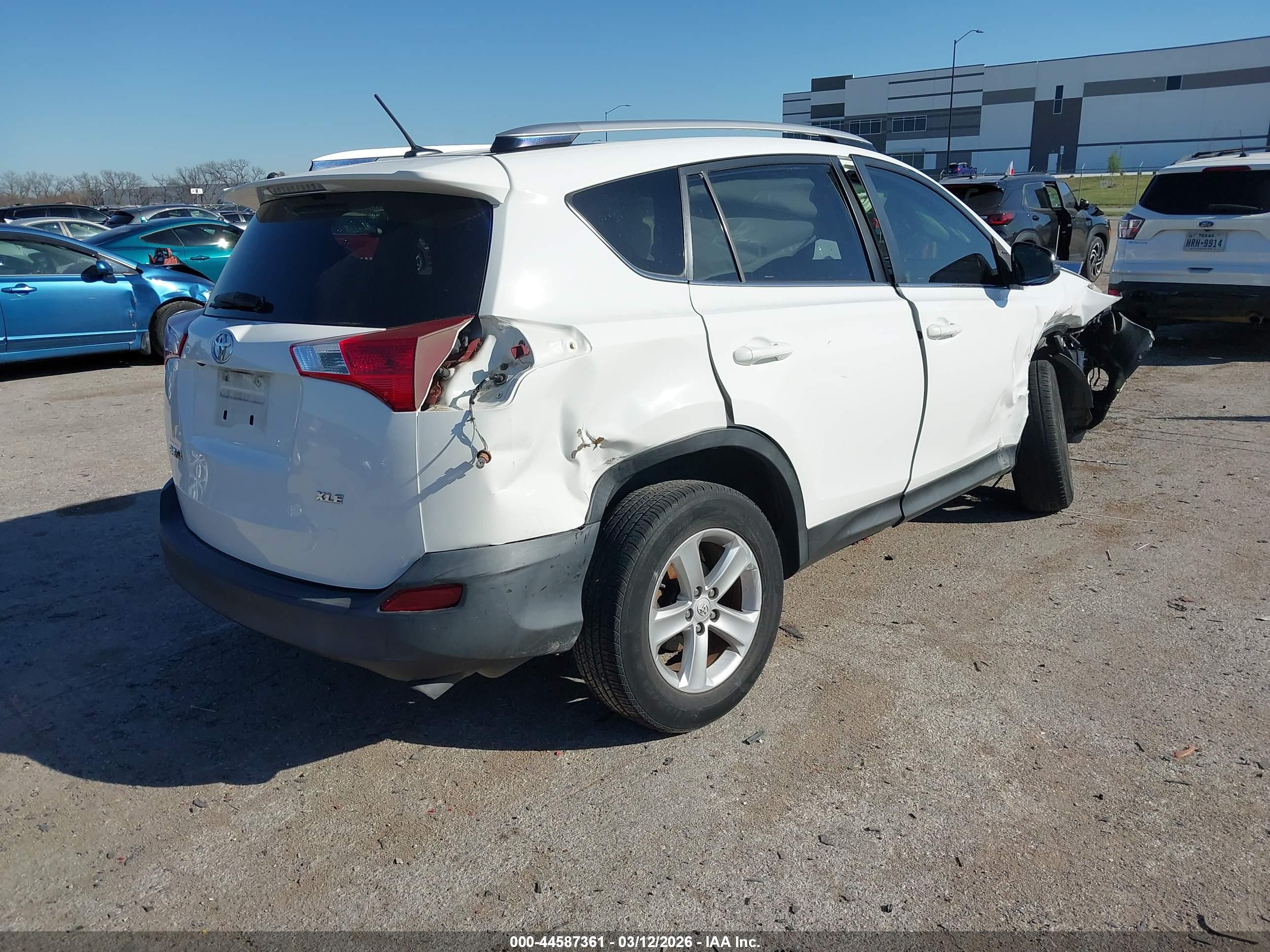 TOYOTA RAV4 image 4