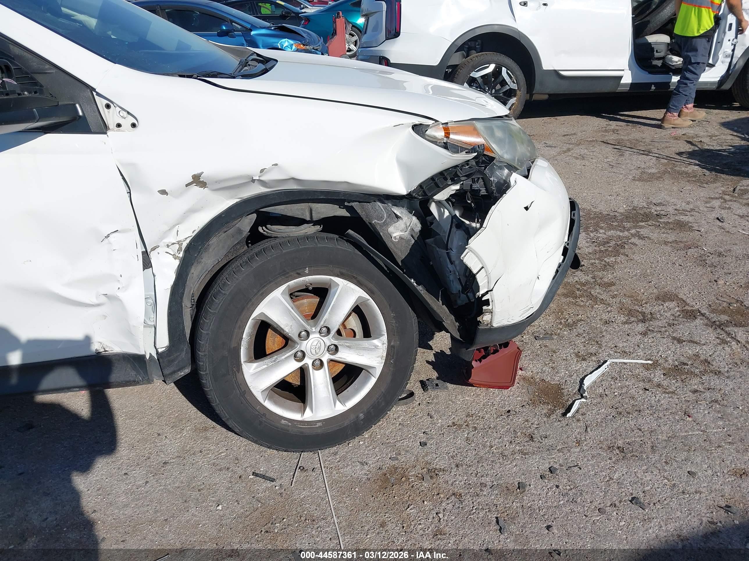 TOYOTA RAV4 image 6