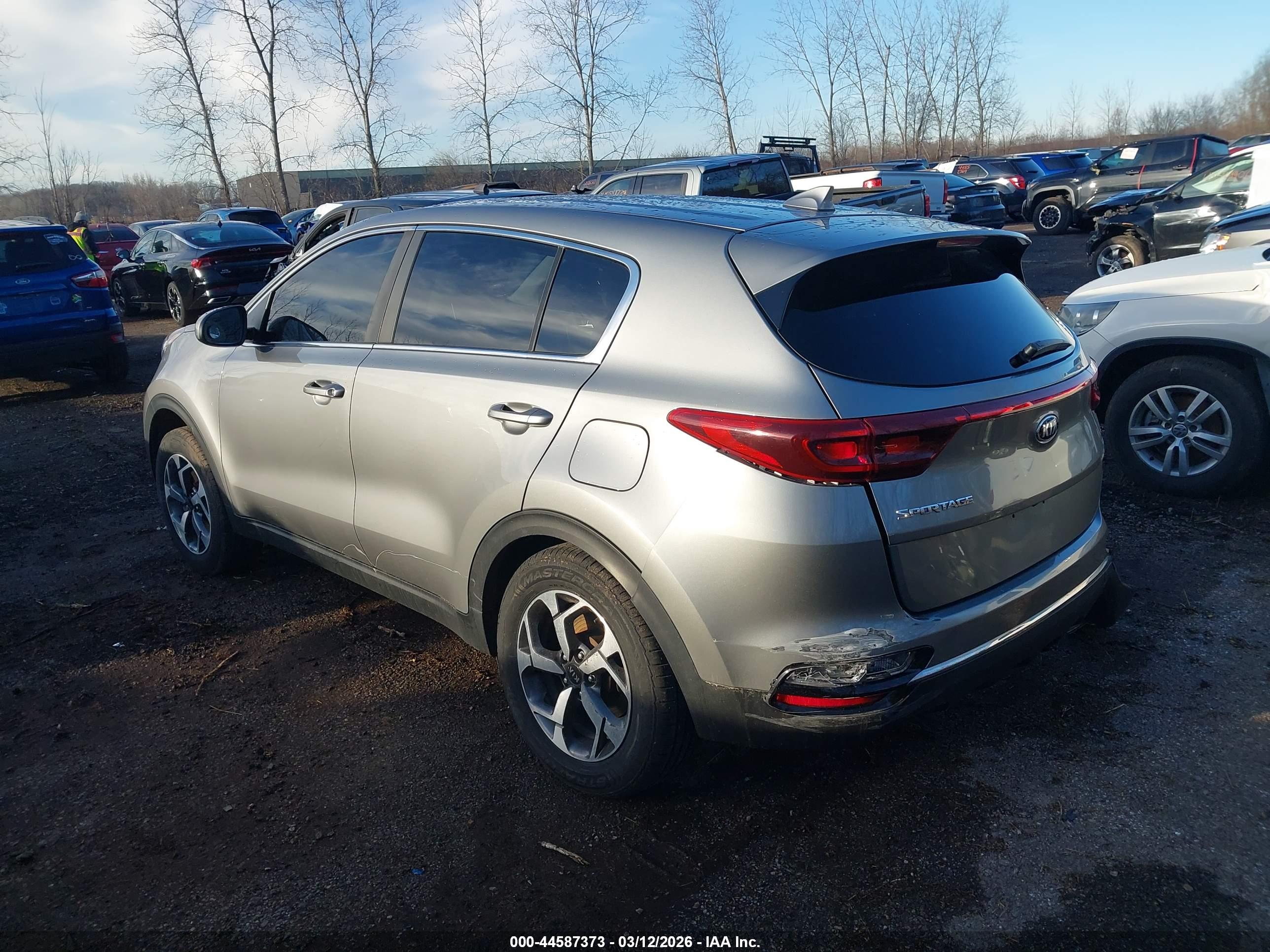 KIA SPORTAGE image 3