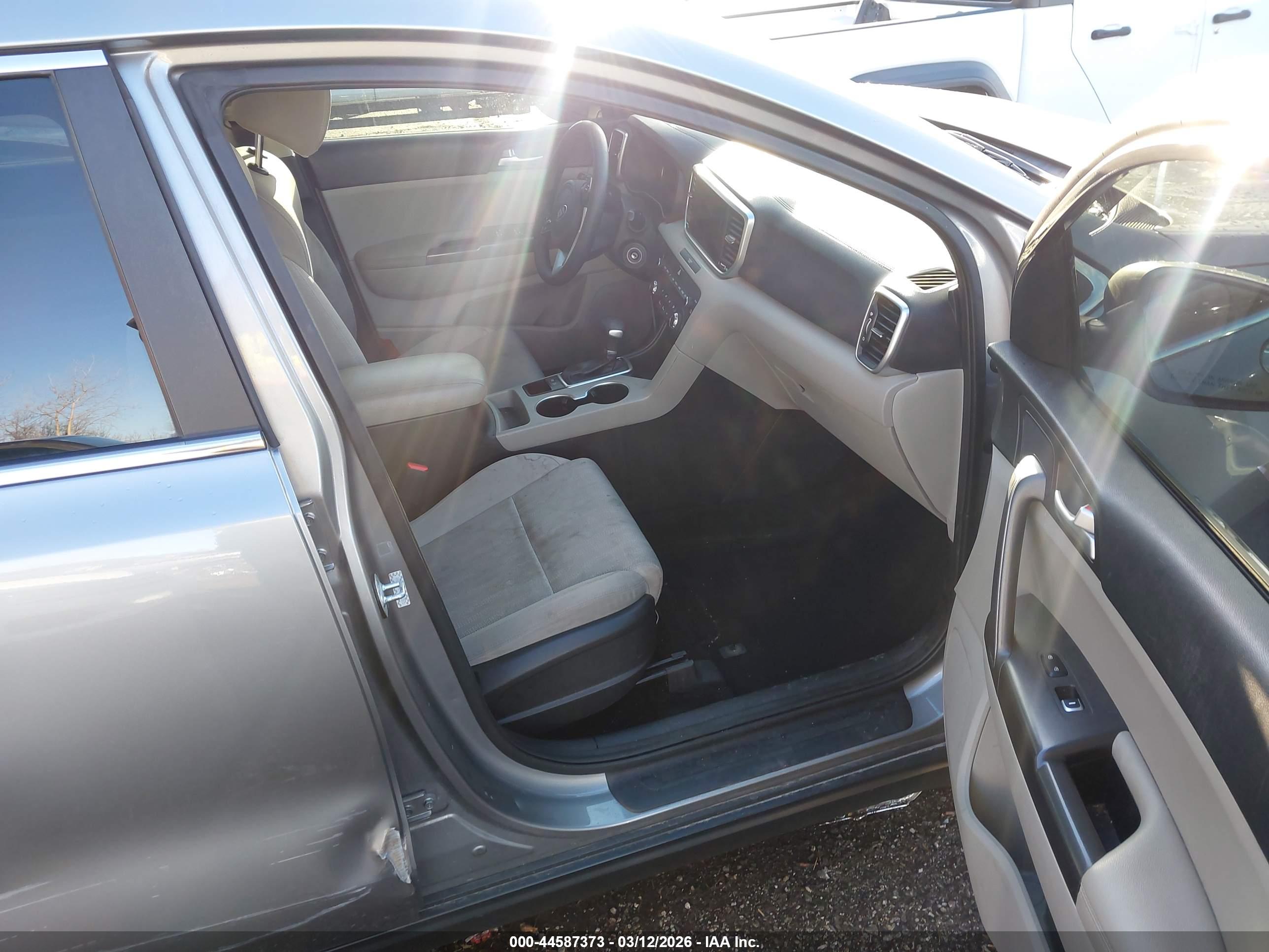 KIA SPORTAGE image 5