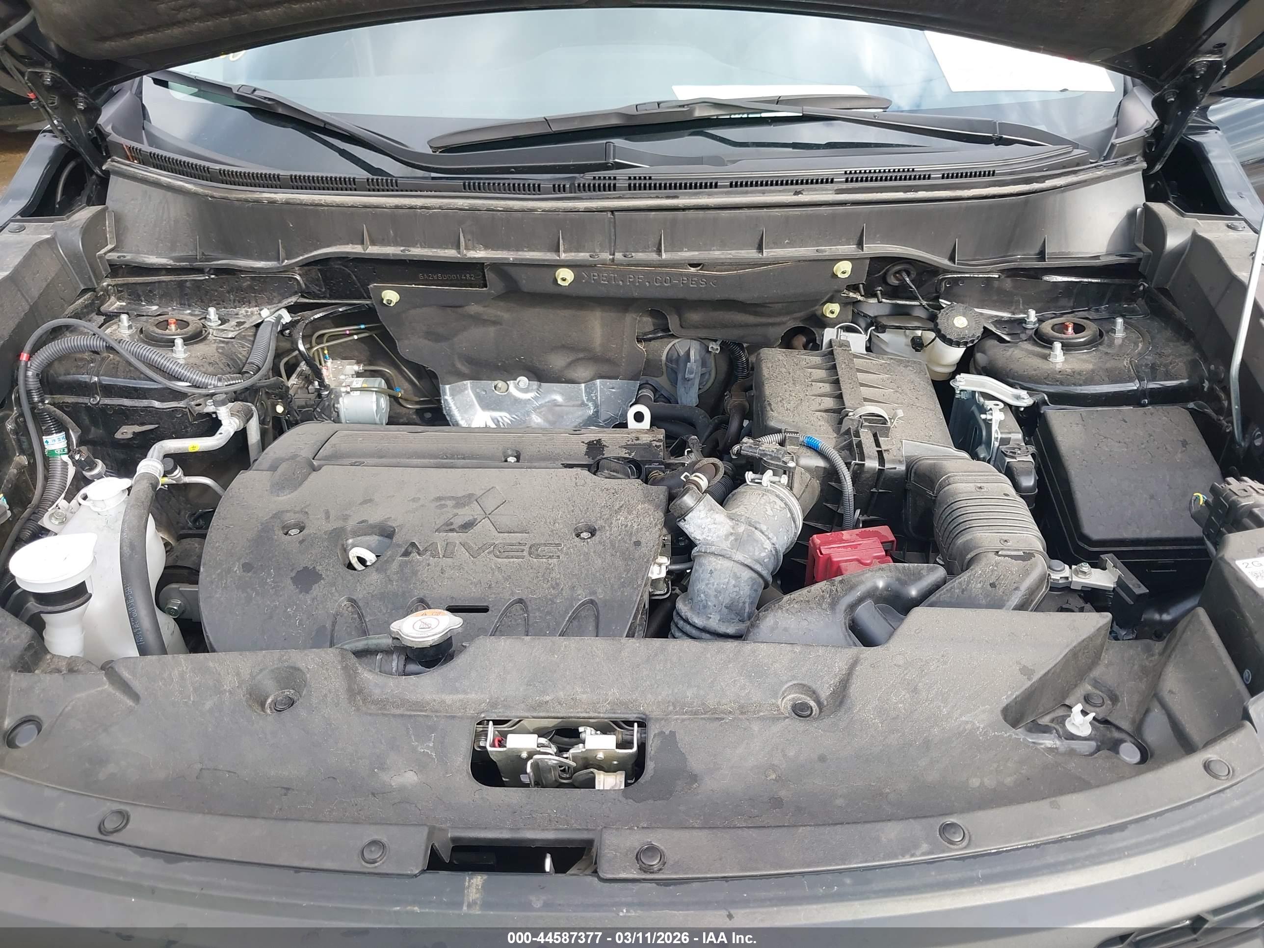 MITSUBISHI OUTLANDER image 10
