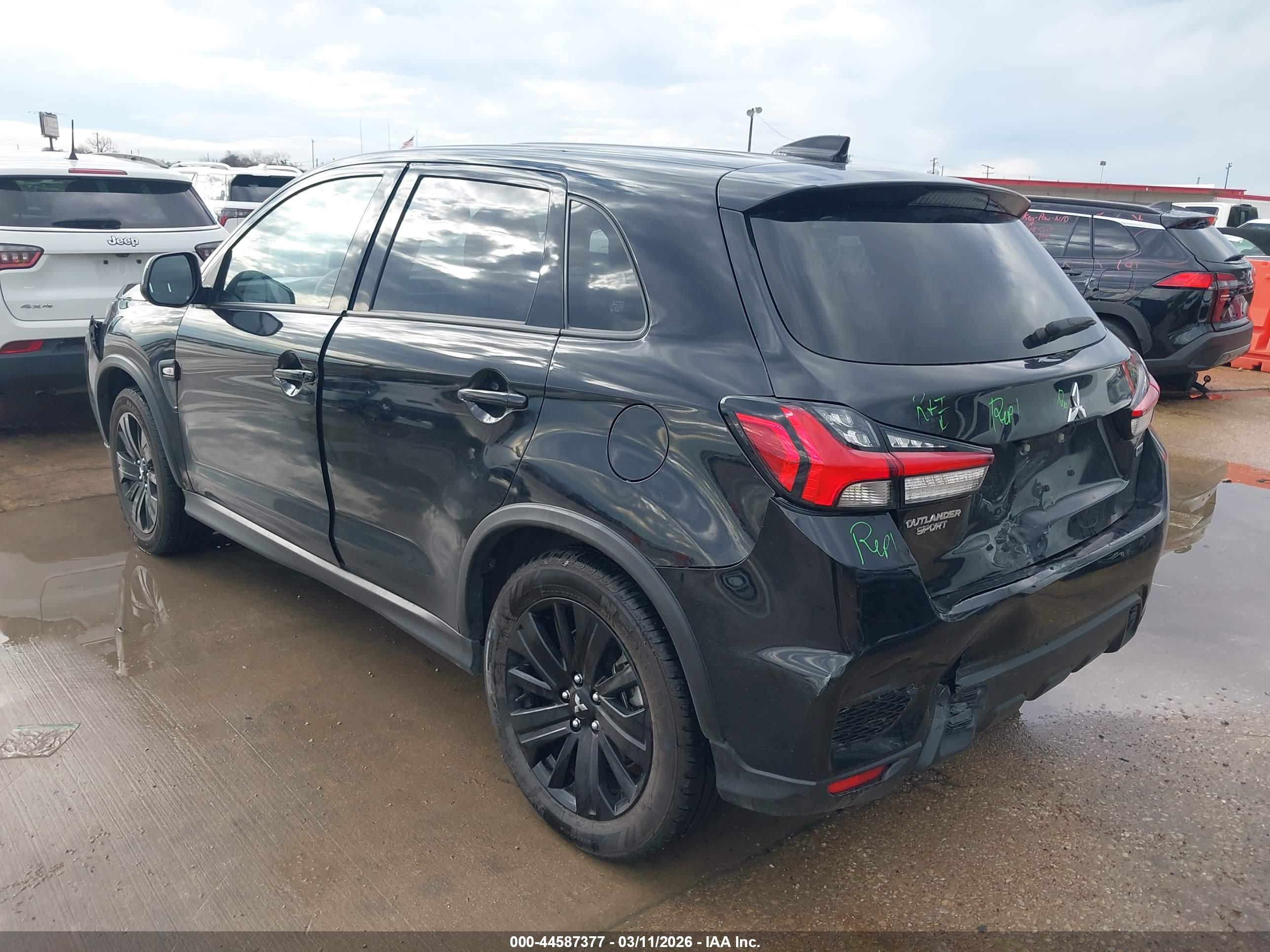 MITSUBISHI OUTLANDER image 3