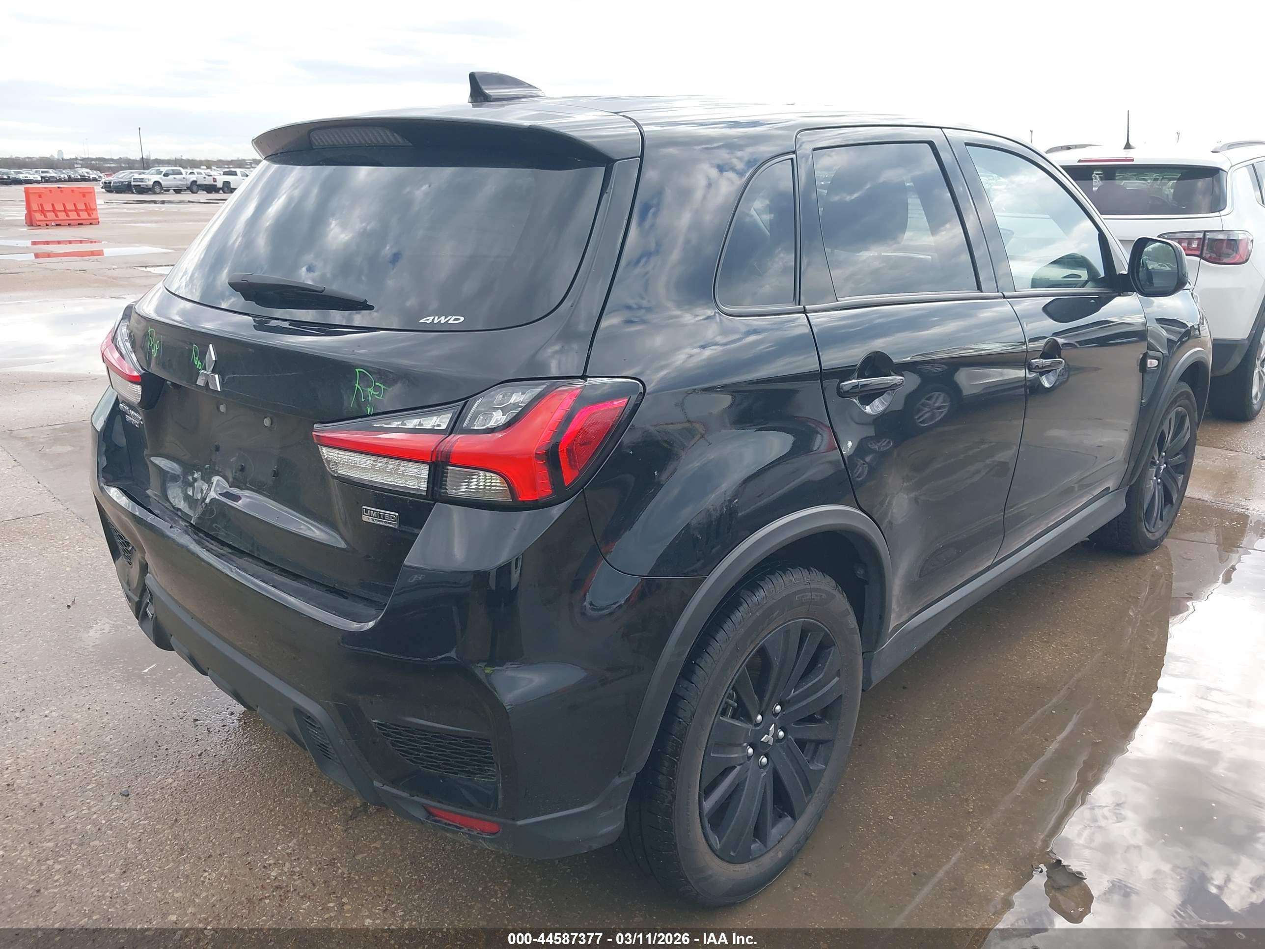 MITSUBISHI OUTLANDER image 4