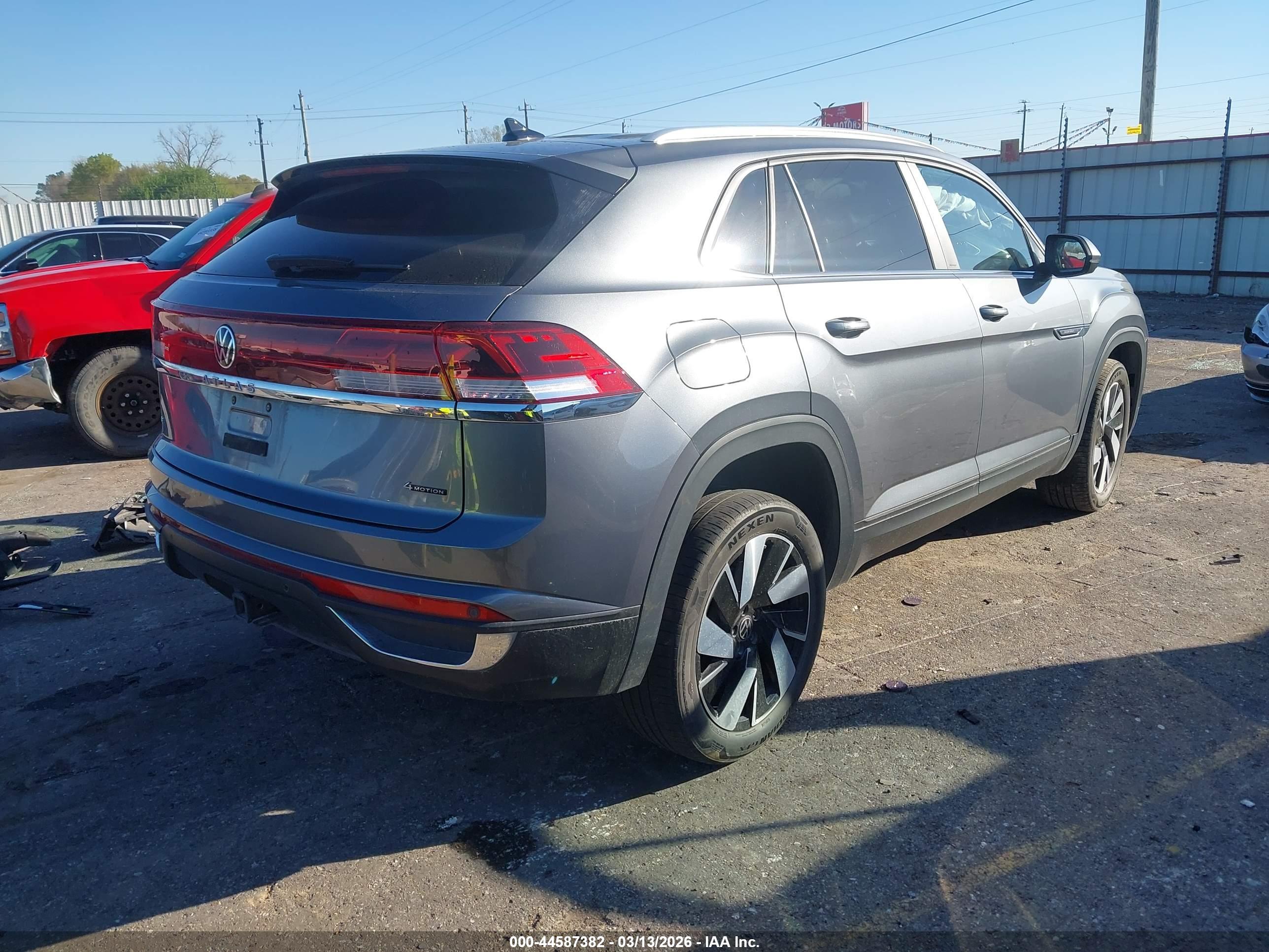 VOLKSWAGEN ATLAS image 4