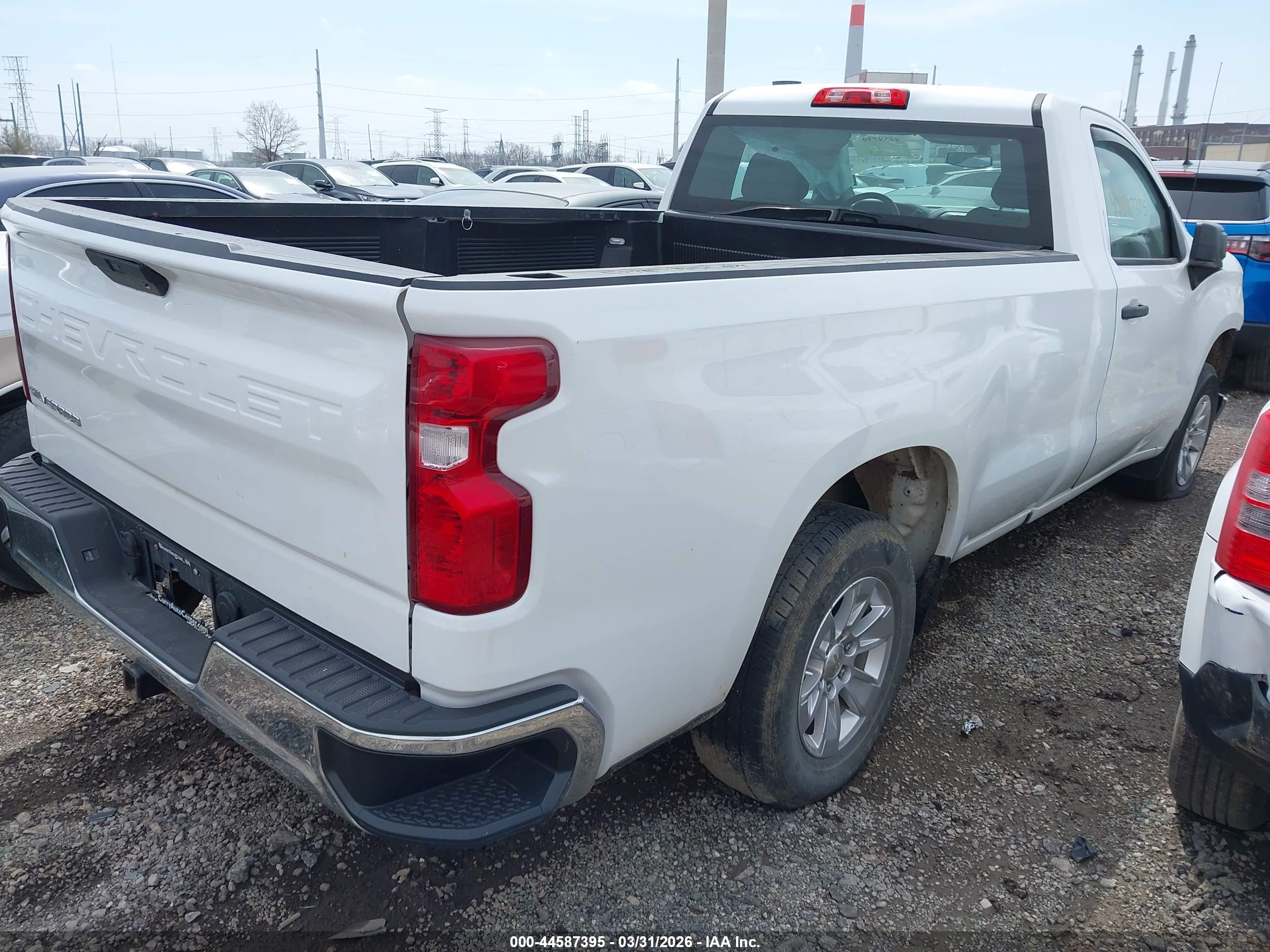 CHEVROLET SILVERADO image 4
