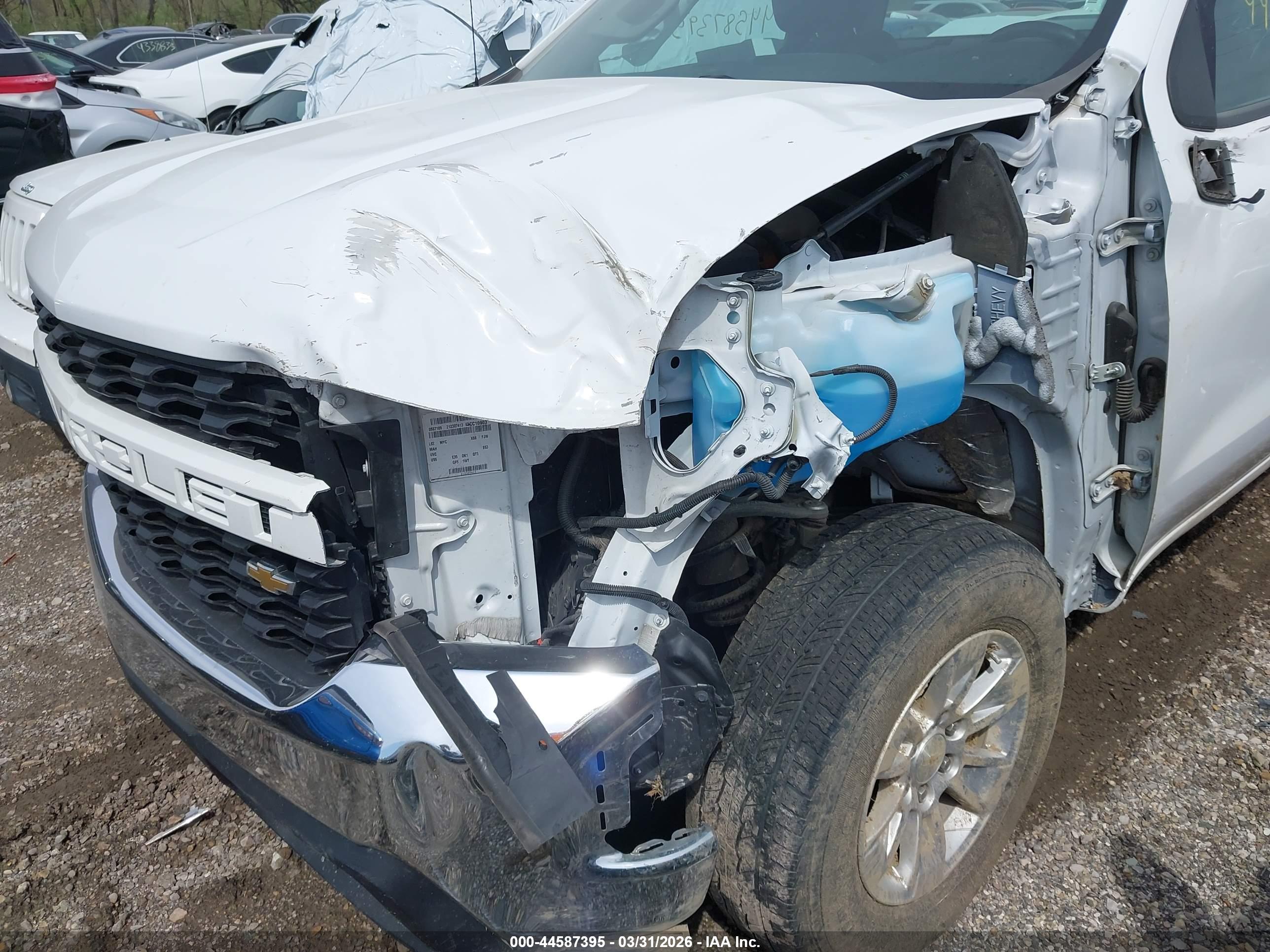 CHEVROLET SILVERADO image 6
