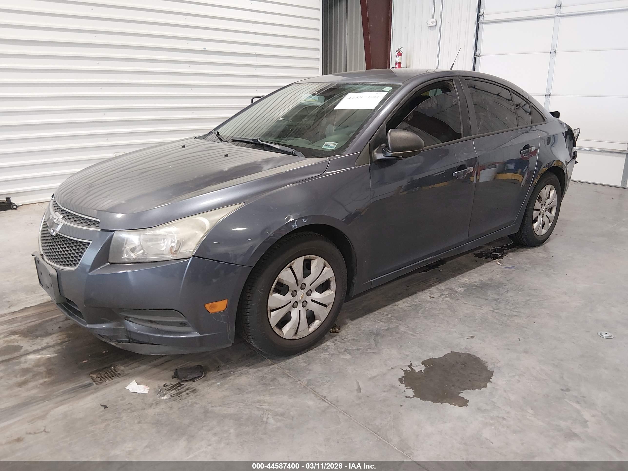 CHEVROLET CRUZE image 2