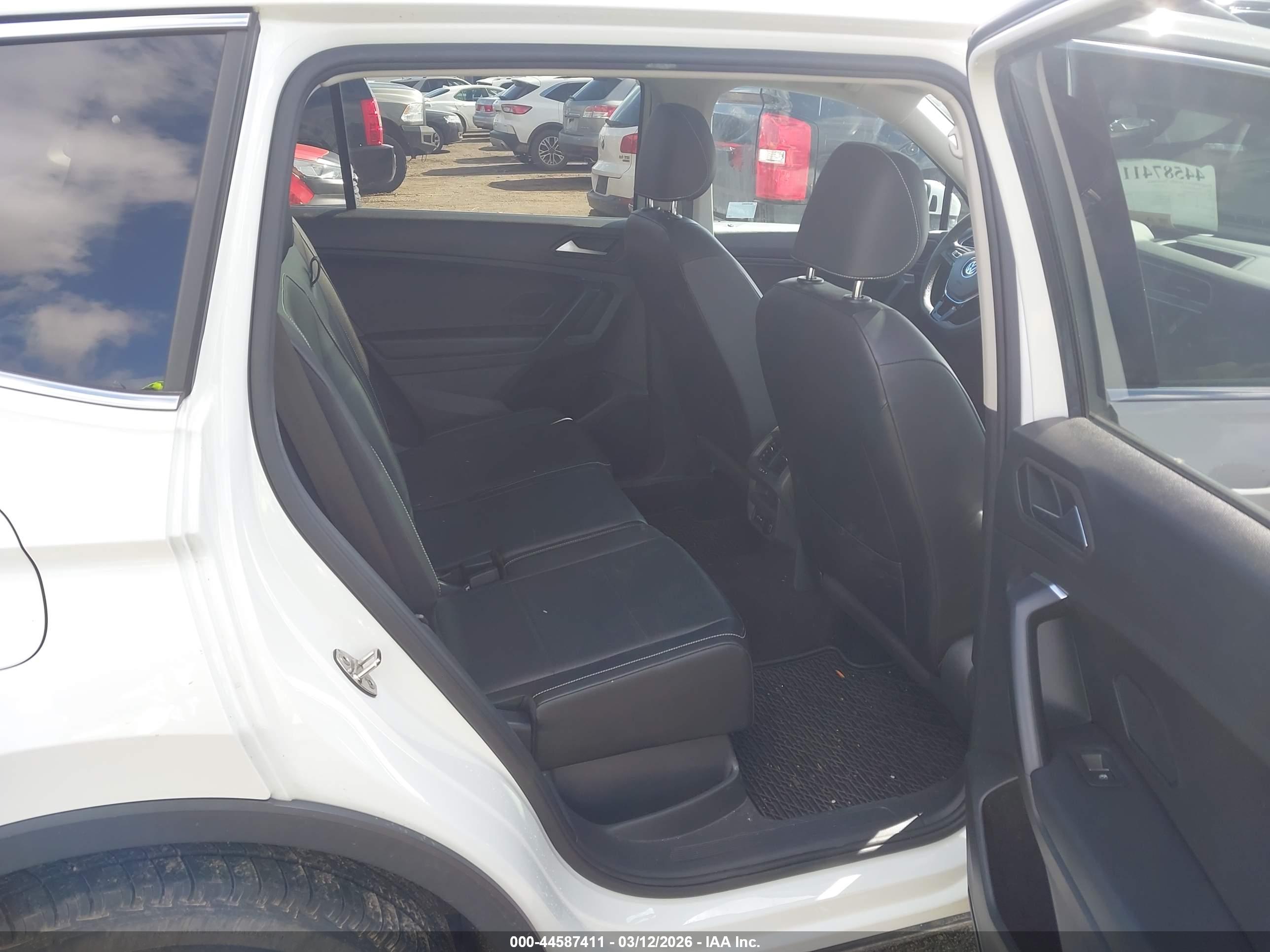VOLKSWAGEN TIGUAN image 8