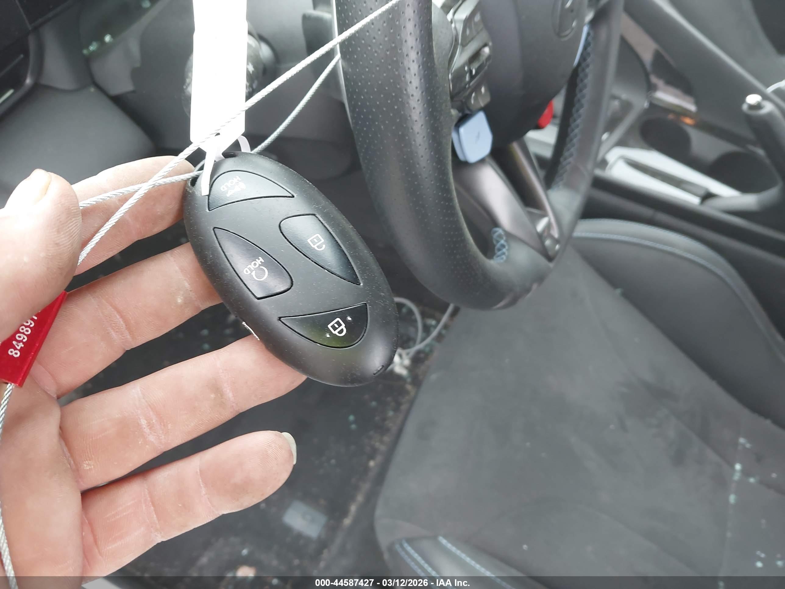 HYUNDAI ELANTRA image 11
