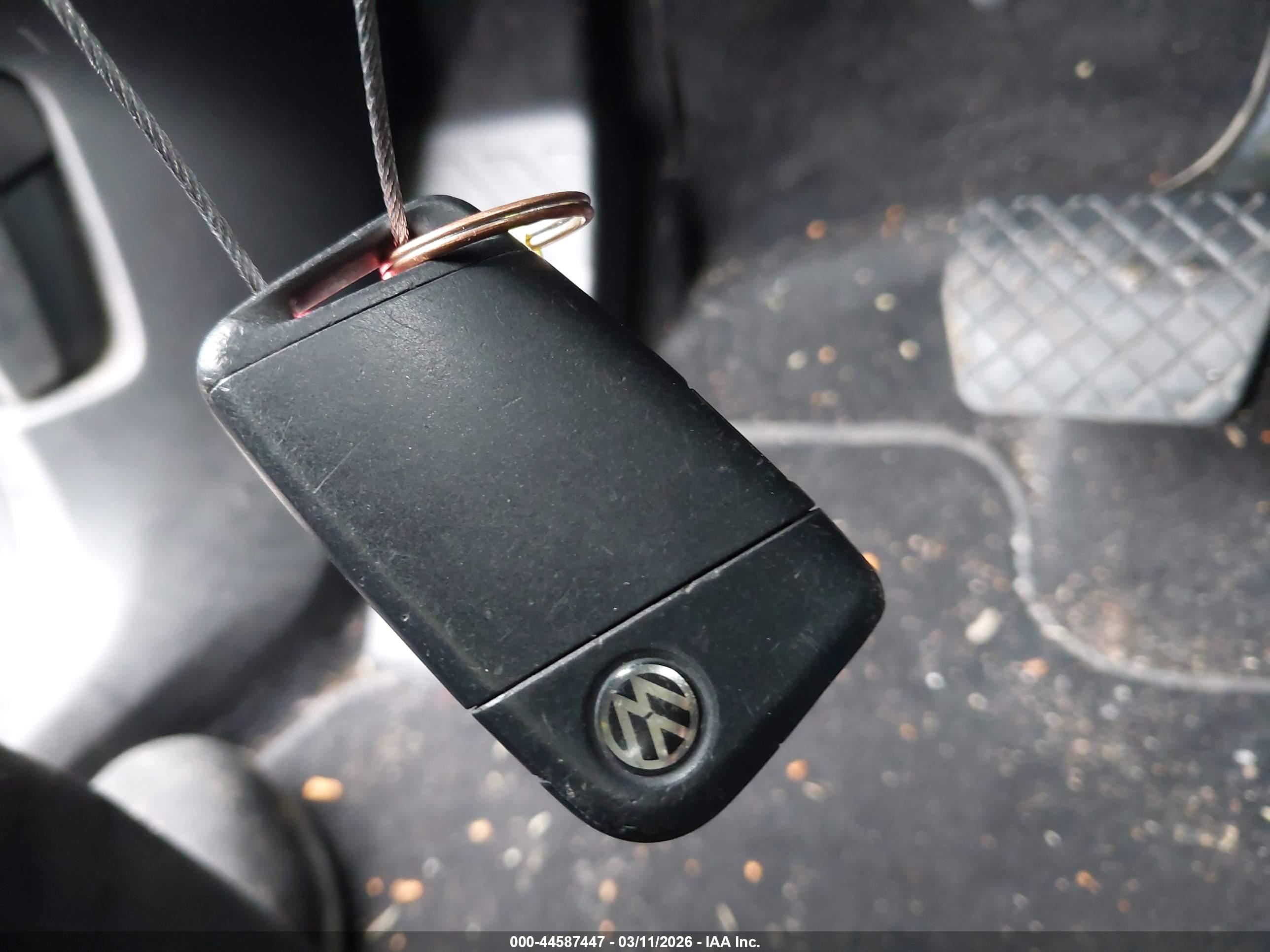 VOLKSWAGEN TIGUAN image 11