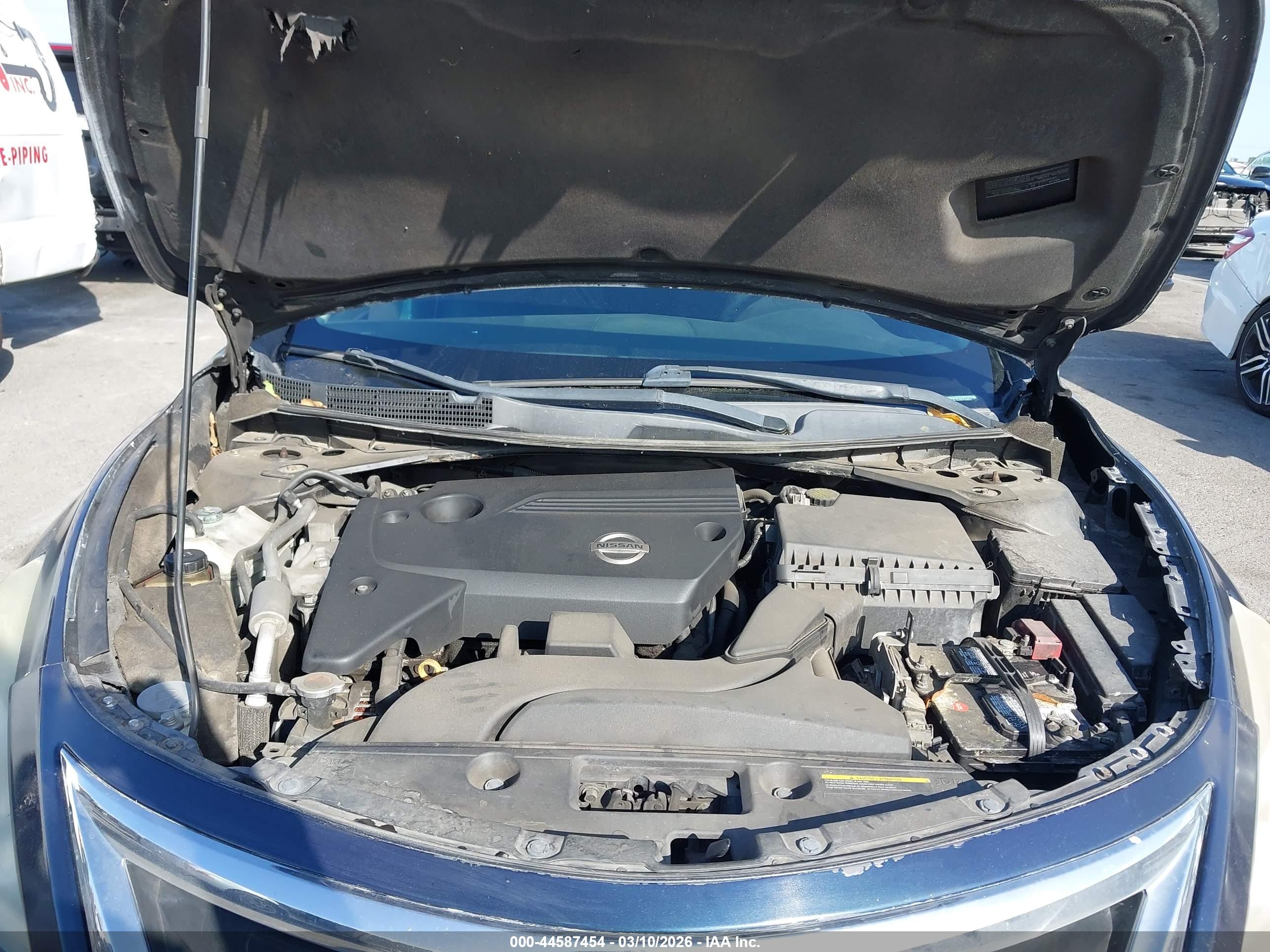 NISSAN ALTIMA image 10