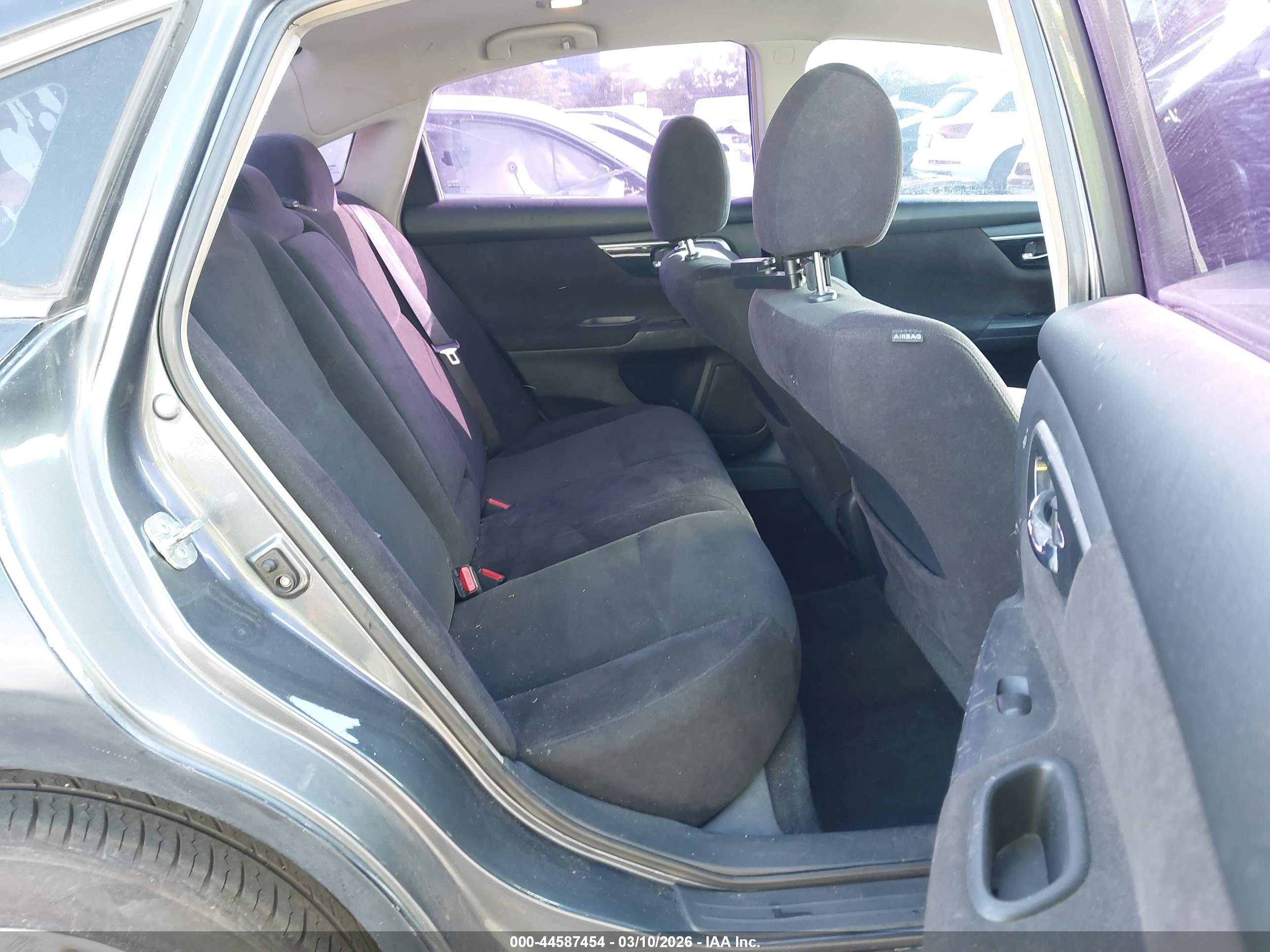 NISSAN ALTIMA image 8