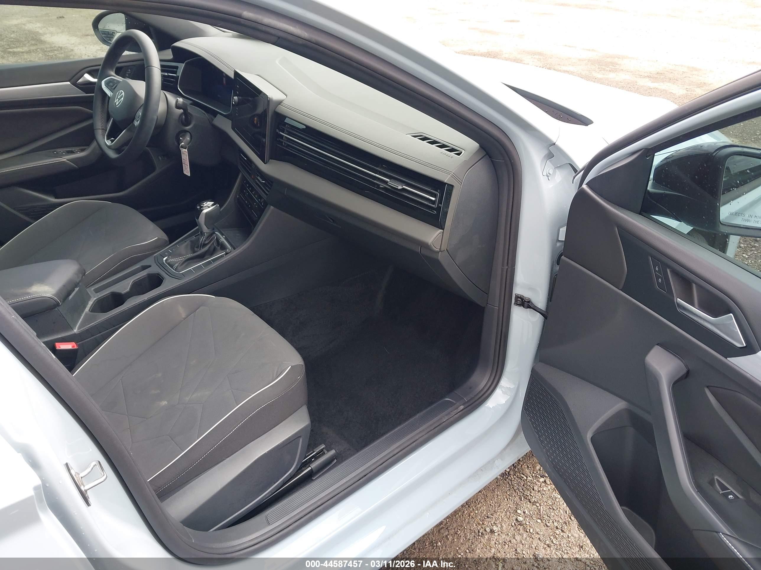 VOLKSWAGEN JETTA image 5