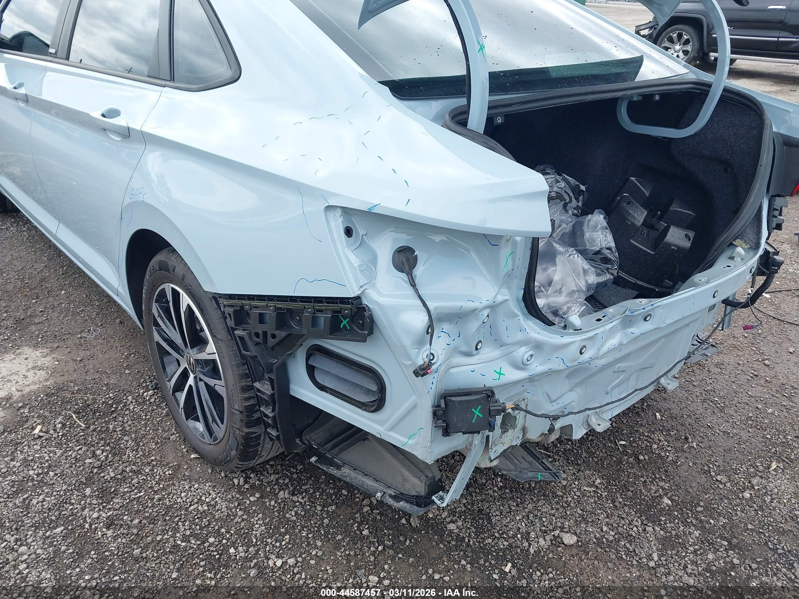 VOLKSWAGEN JETTA image 6