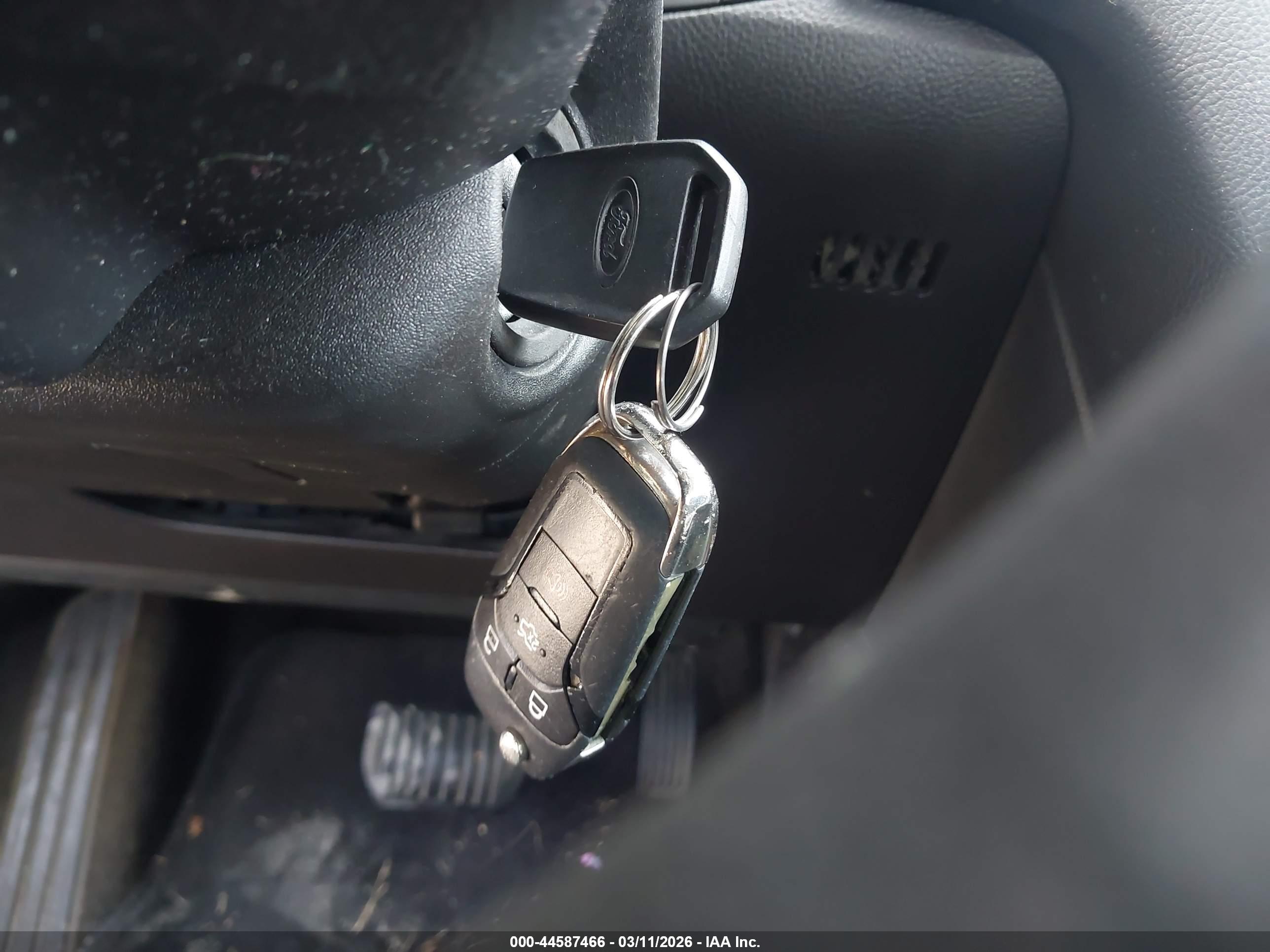 FORD FUSION image 11