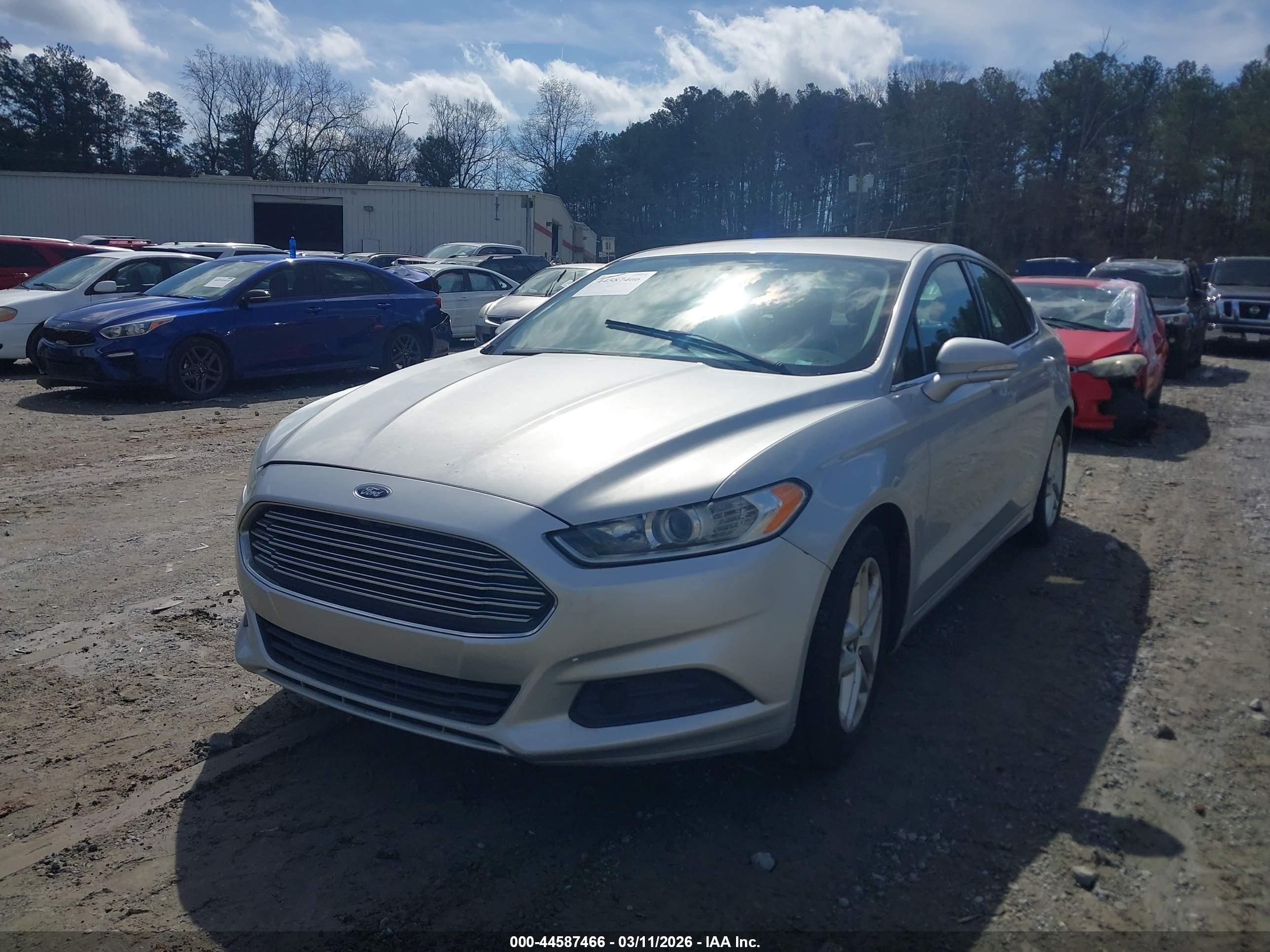 FORD FUSION image 2