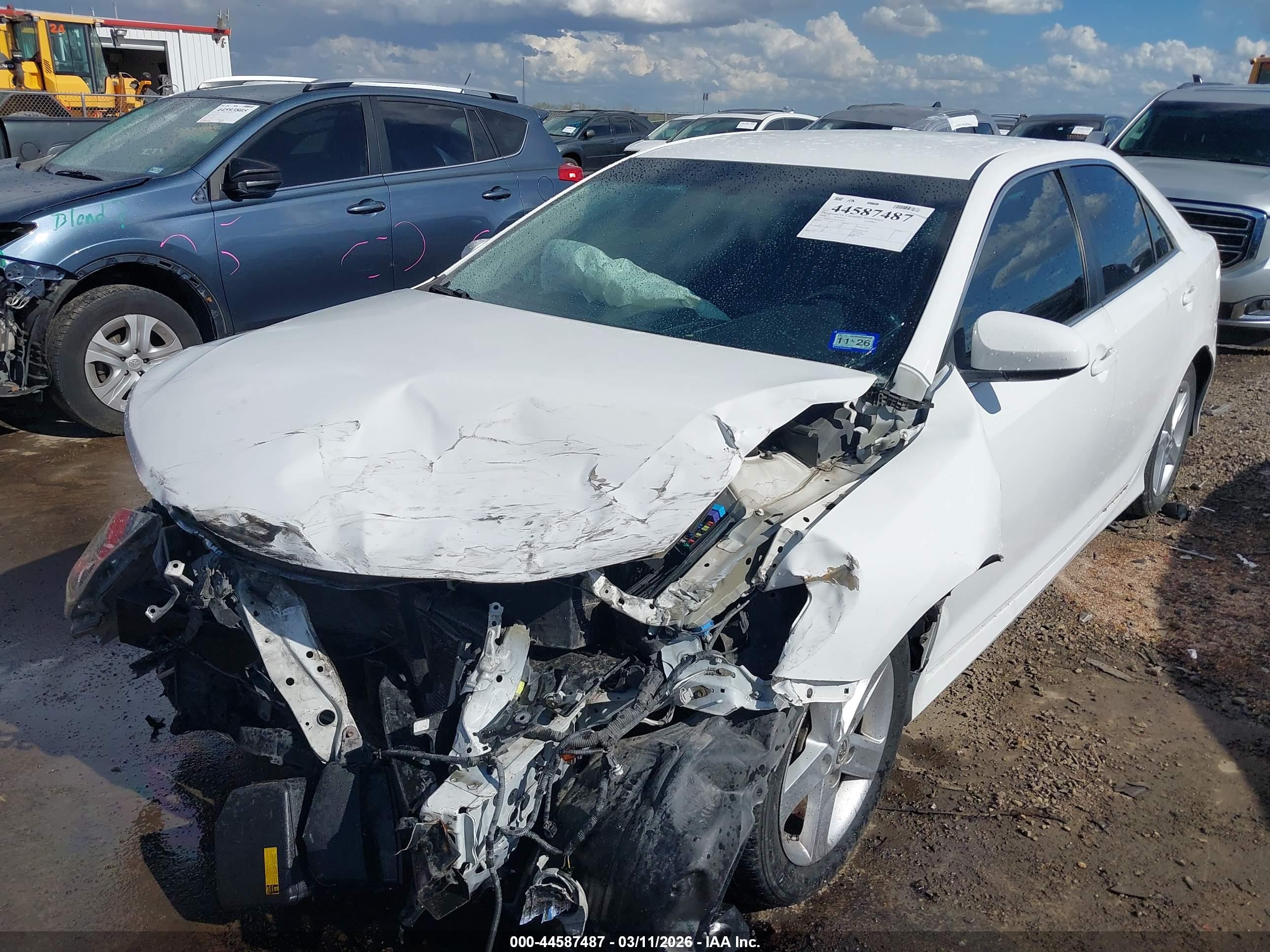 TOYOTA CAMRY image 2