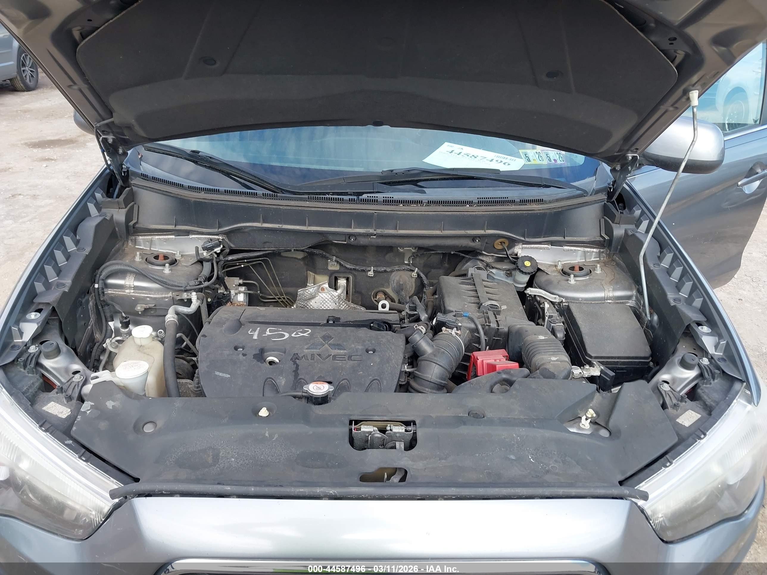 MITSUBISHI OUTLANDER image 10