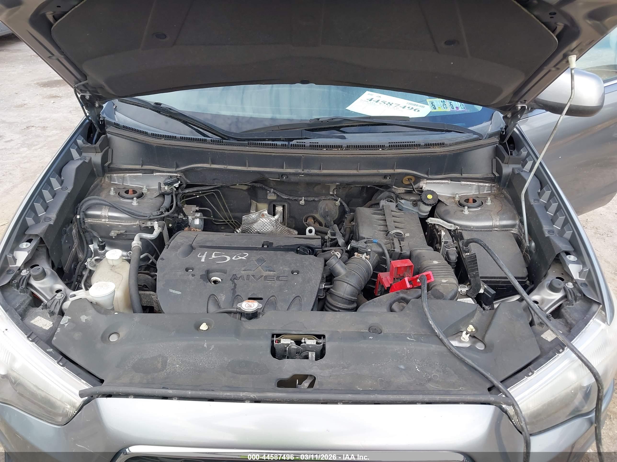 MITSUBISHI OUTLANDER image 6