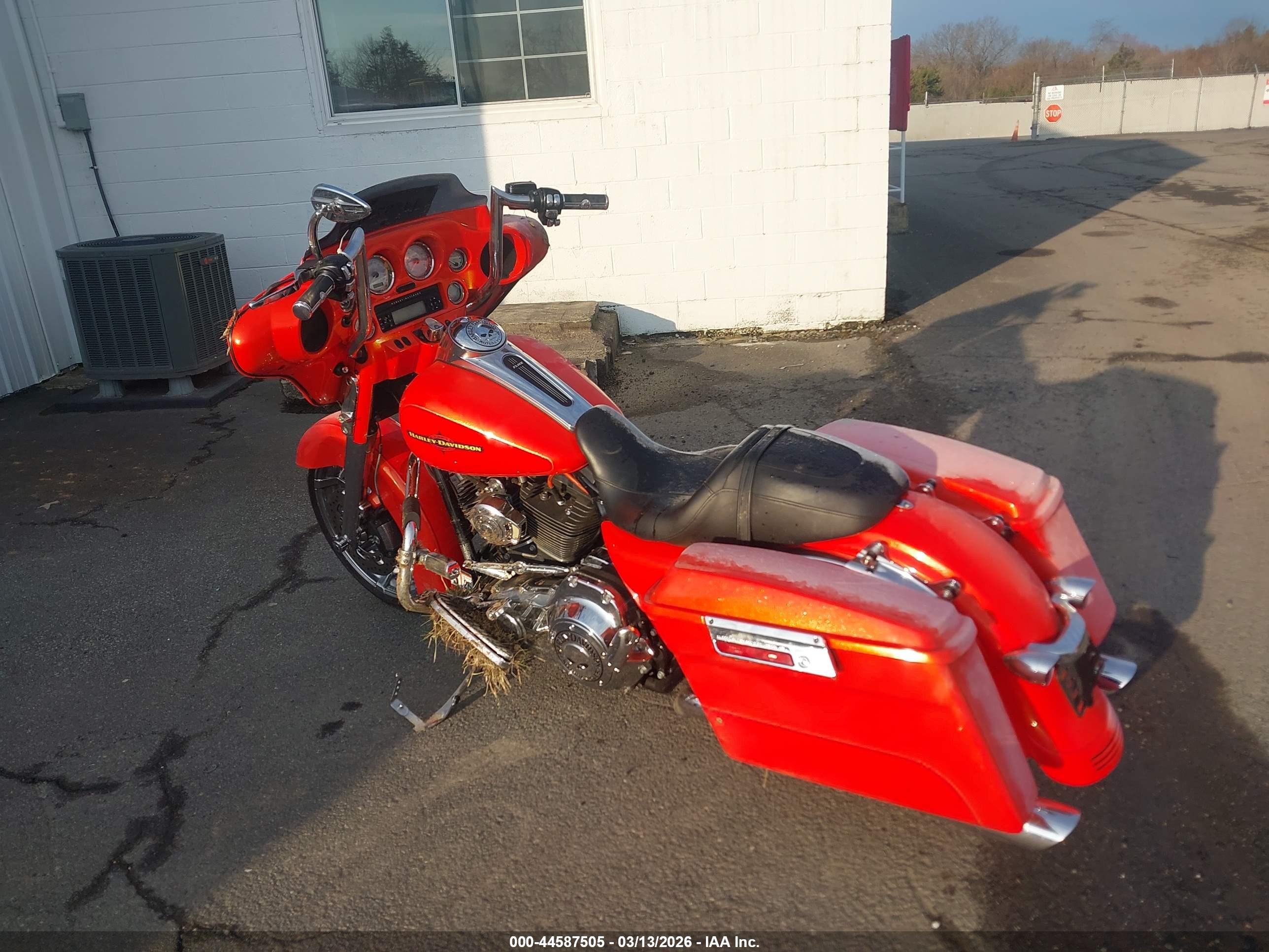 HARLEY-DAVIDSON FLHX image 3