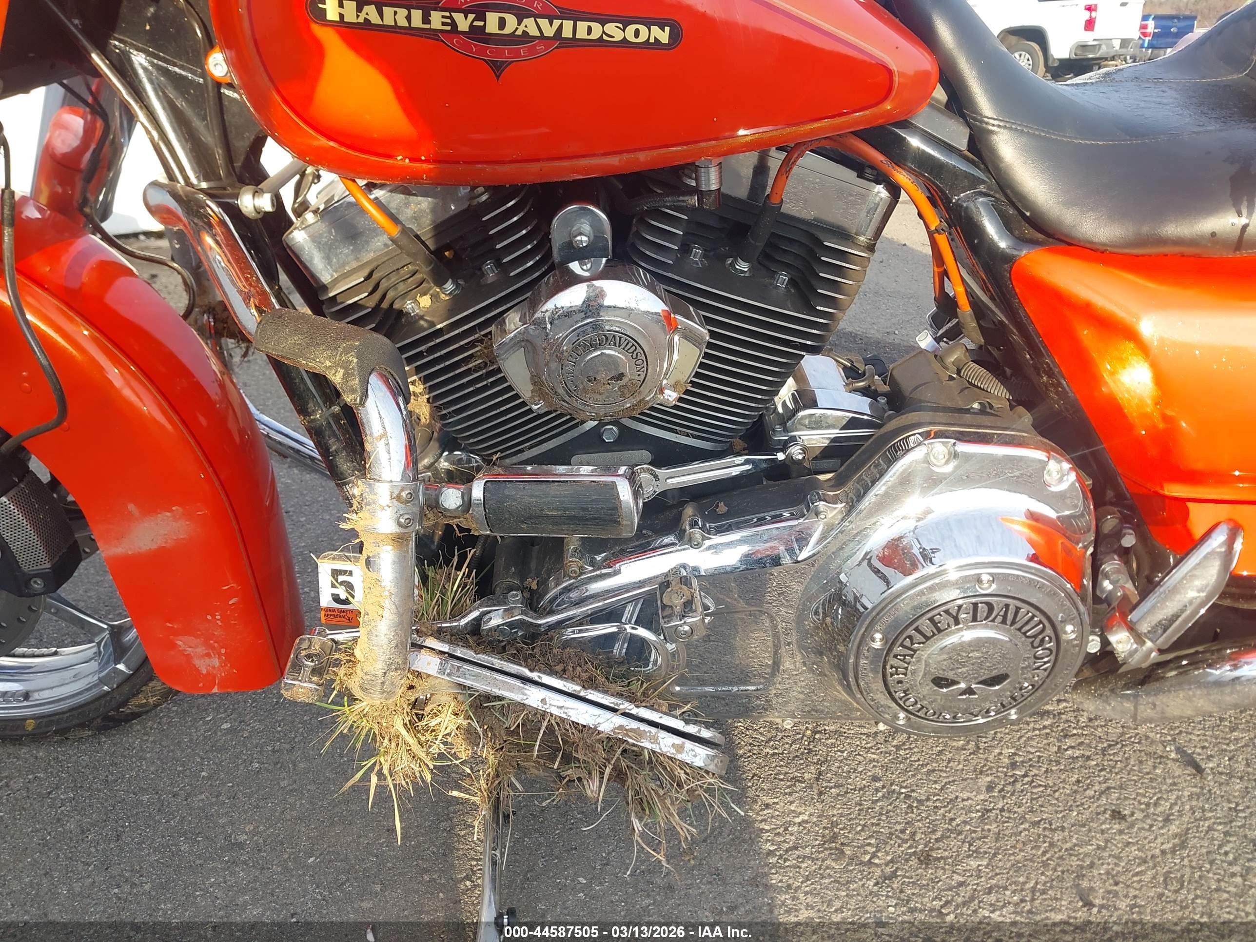 HARLEY-DAVIDSON FLHX image 9