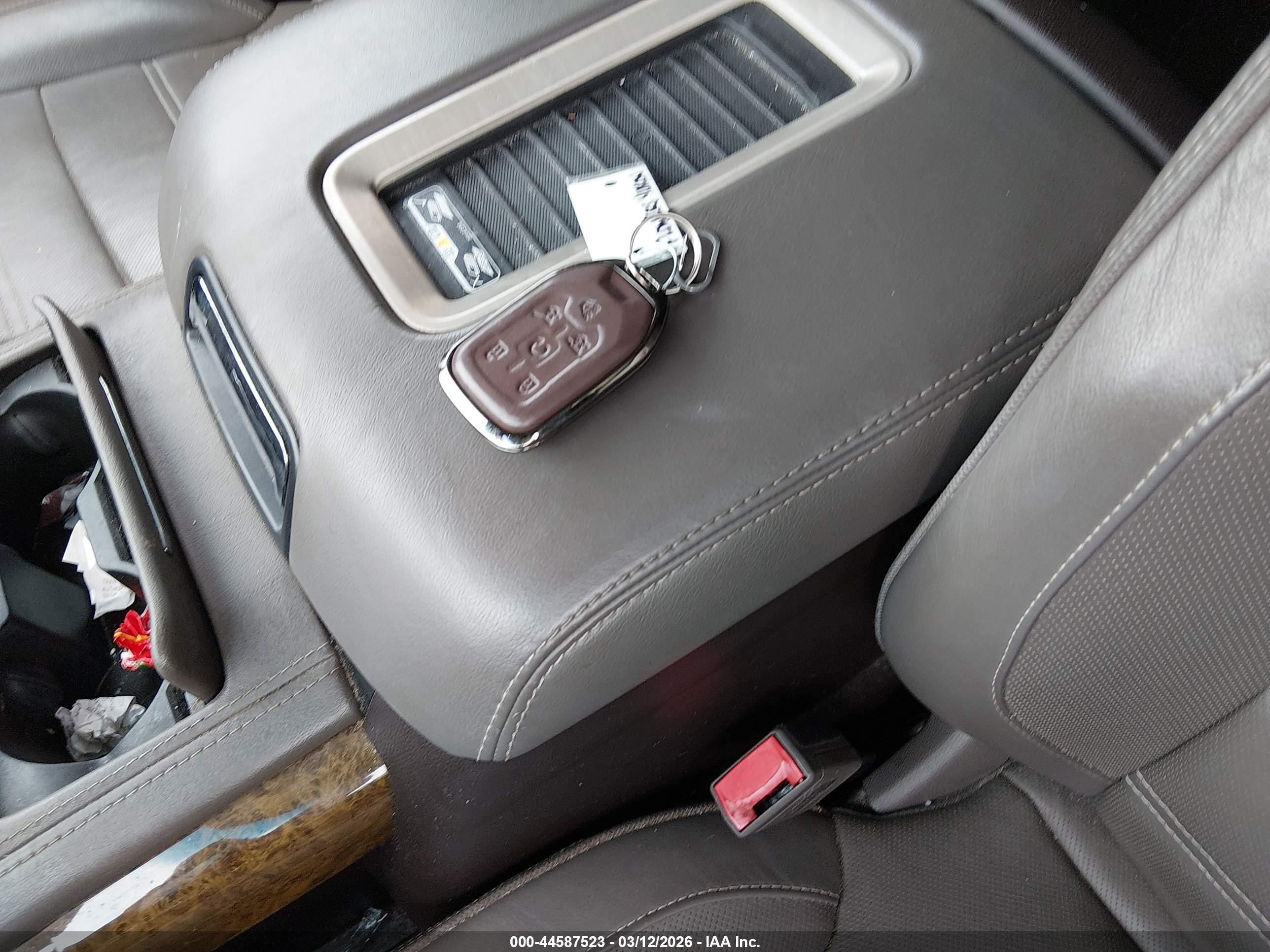 GMC YUKON image 11