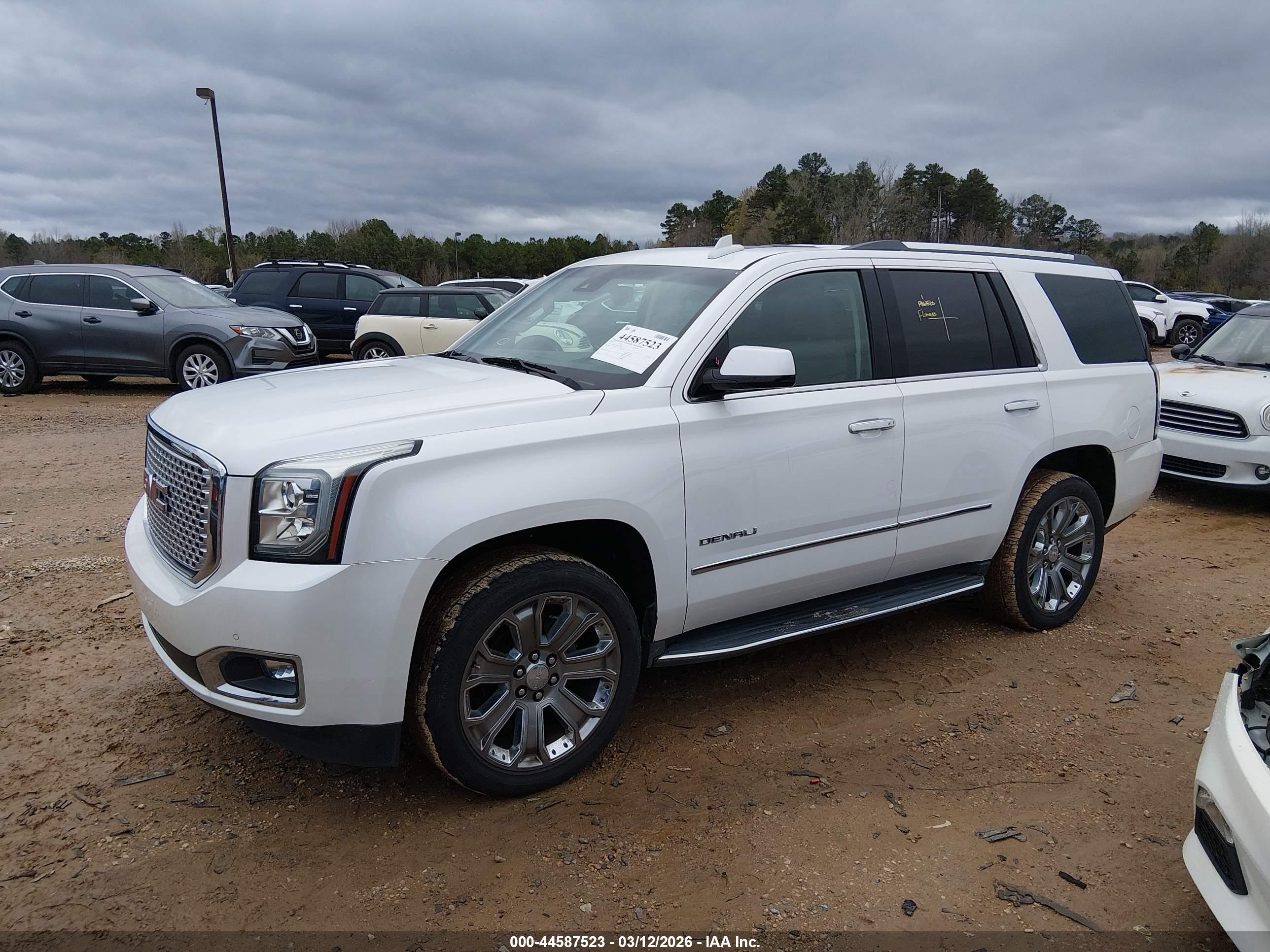 GMC YUKON image 2