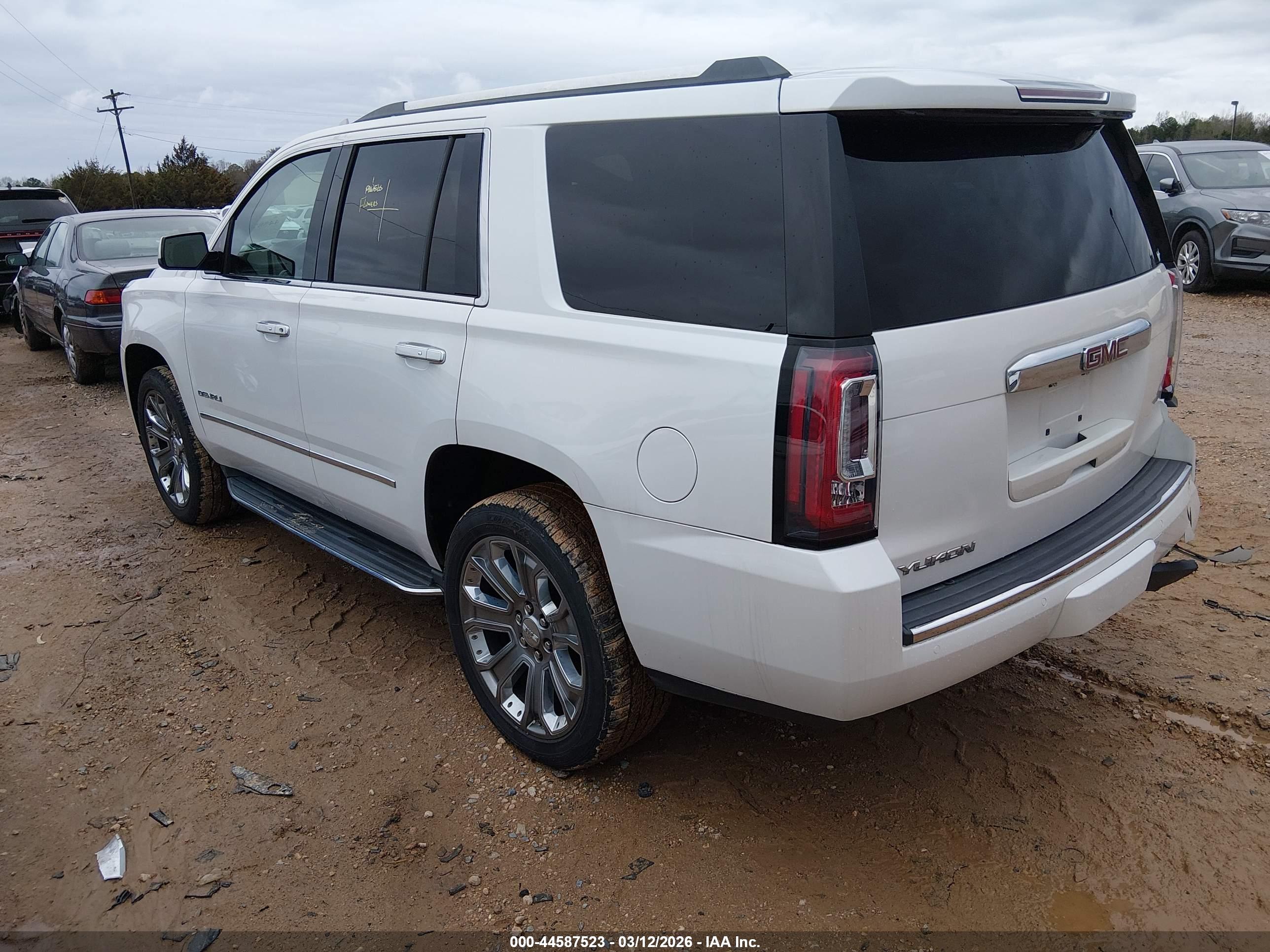 GMC YUKON image 3