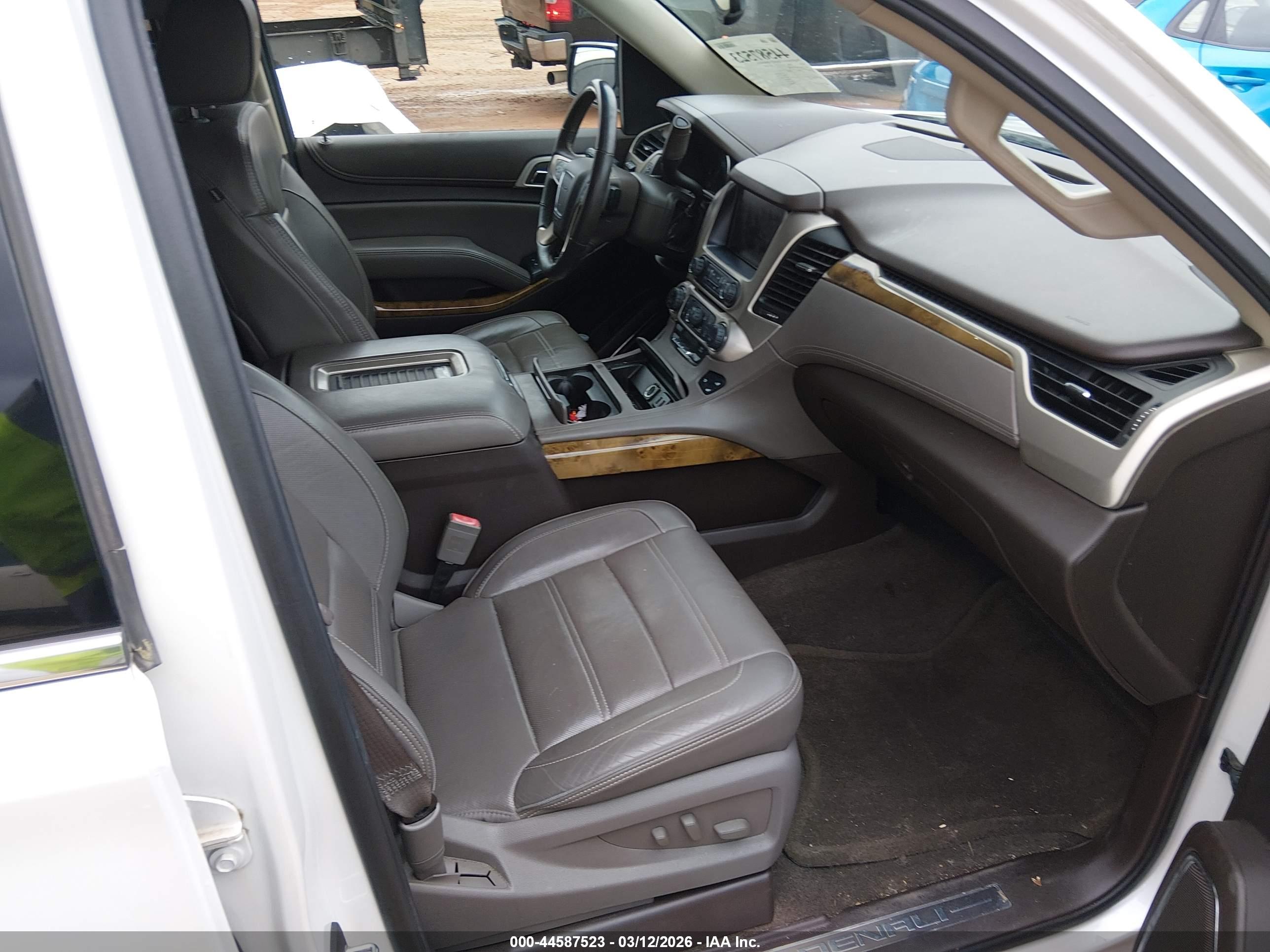 GMC YUKON image 5