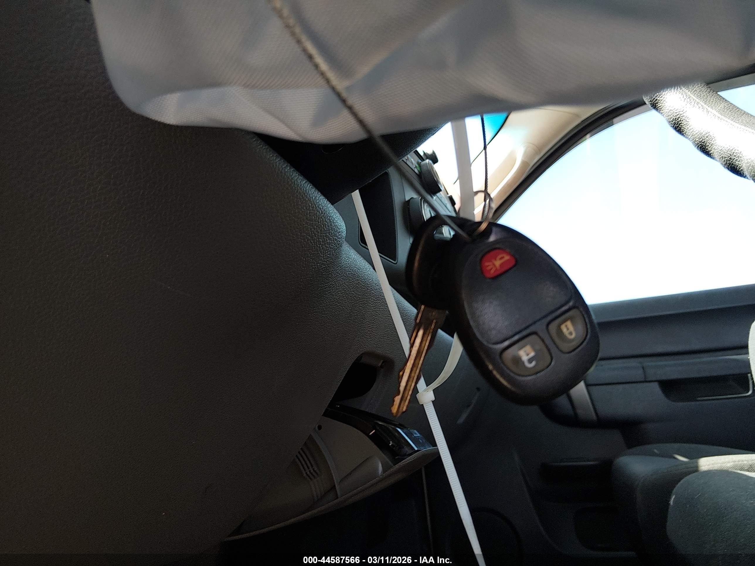 CHEVROLET SILVERADO image 11