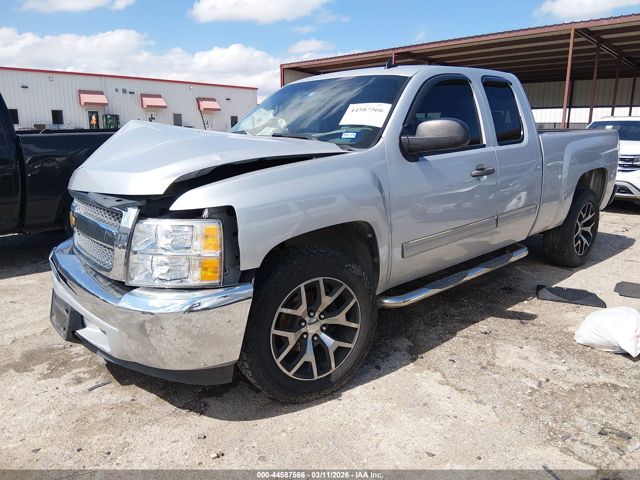 CHEVROLET SILVERADO image 2