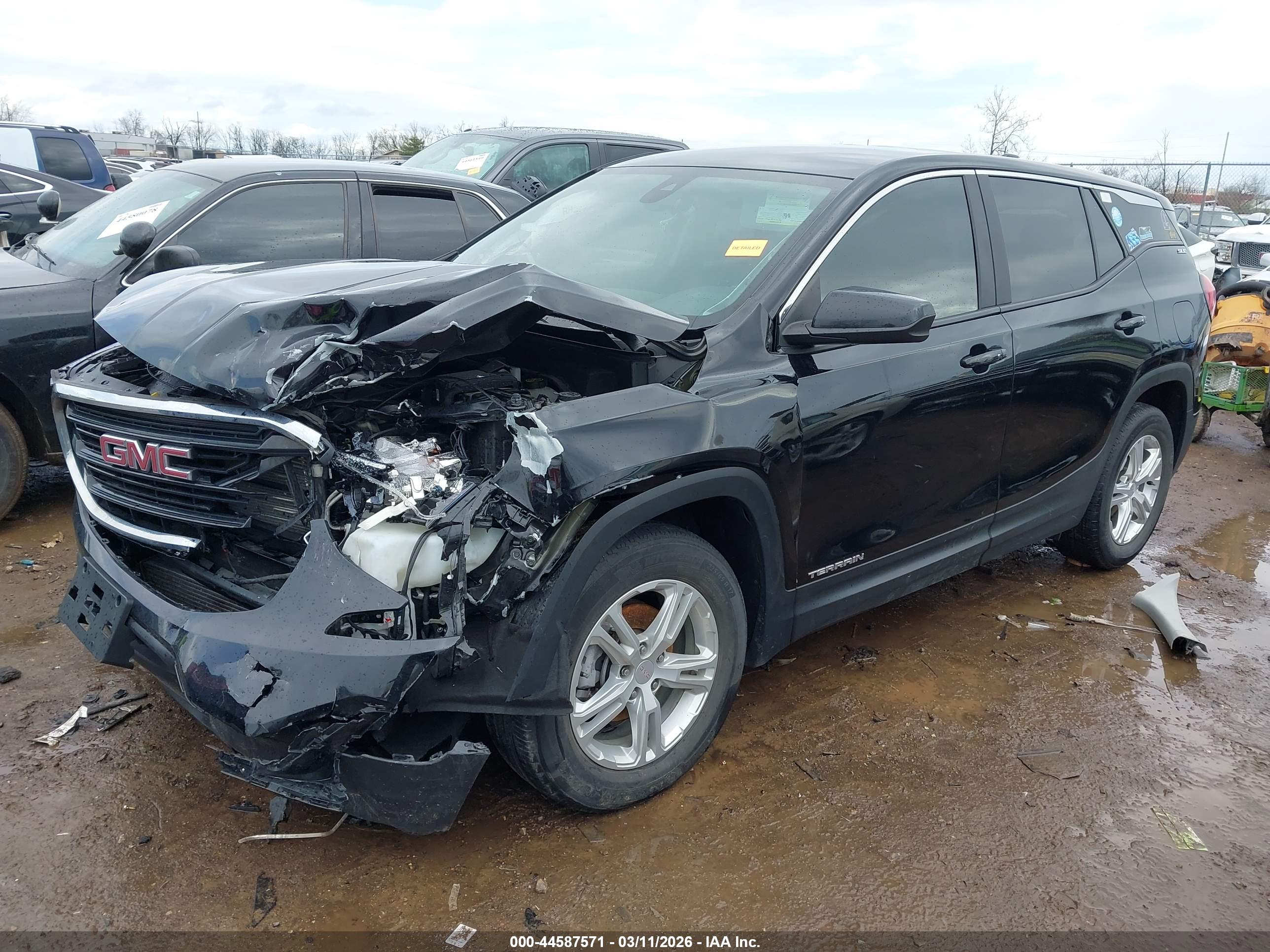GMC TERRAIN image 2