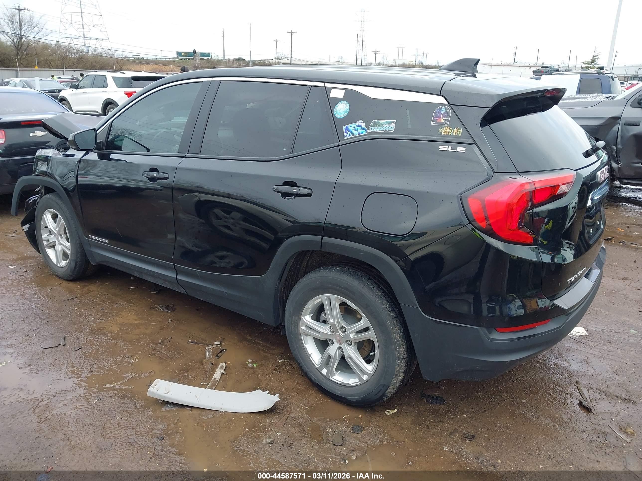 GMC TERRAIN image 3