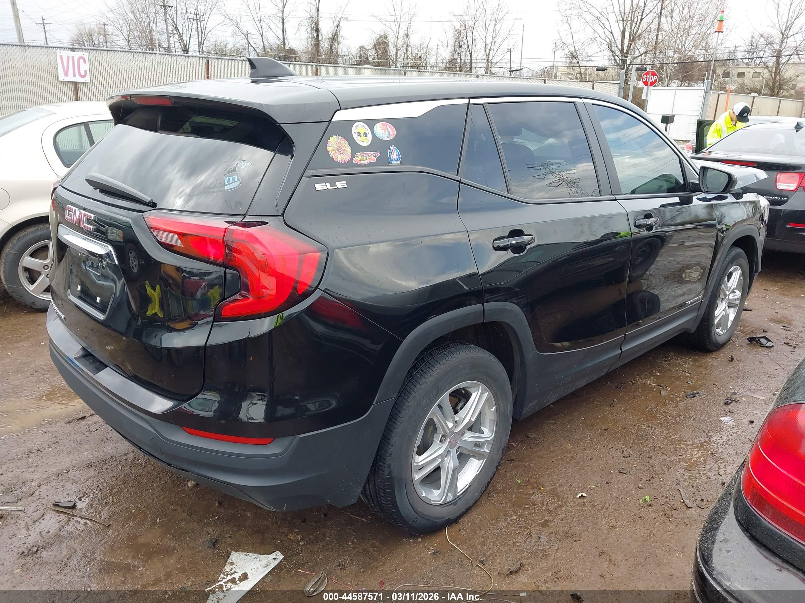 GMC TERRAIN image 4