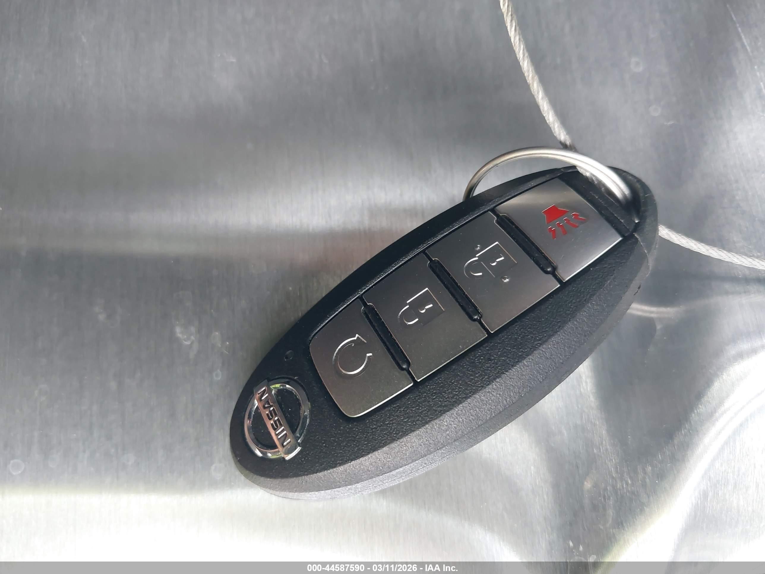 NISSAN TITAN image 11